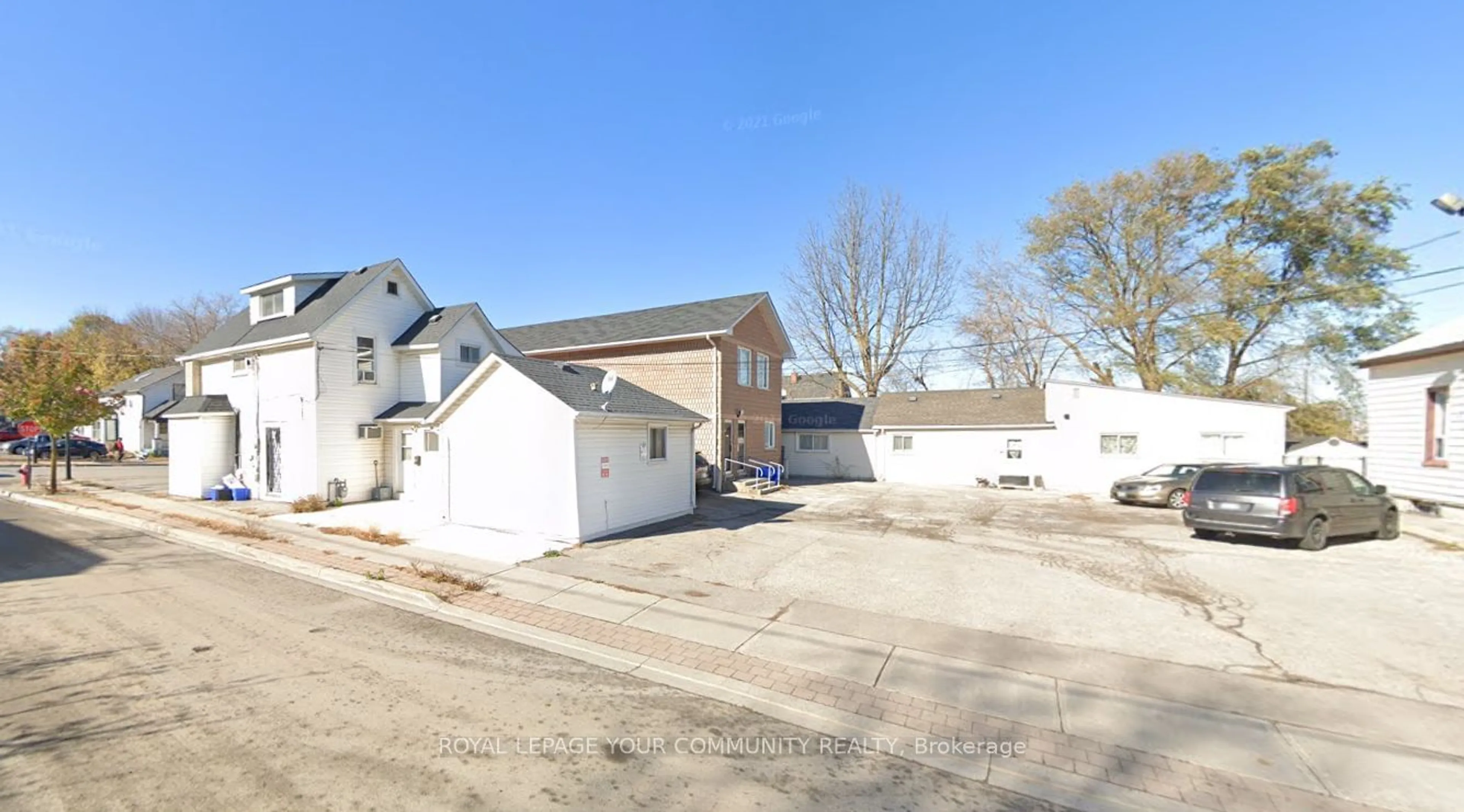 Frontside or backside of a home for 21 Main St, Newmarket Ontario L3Y 3Y1