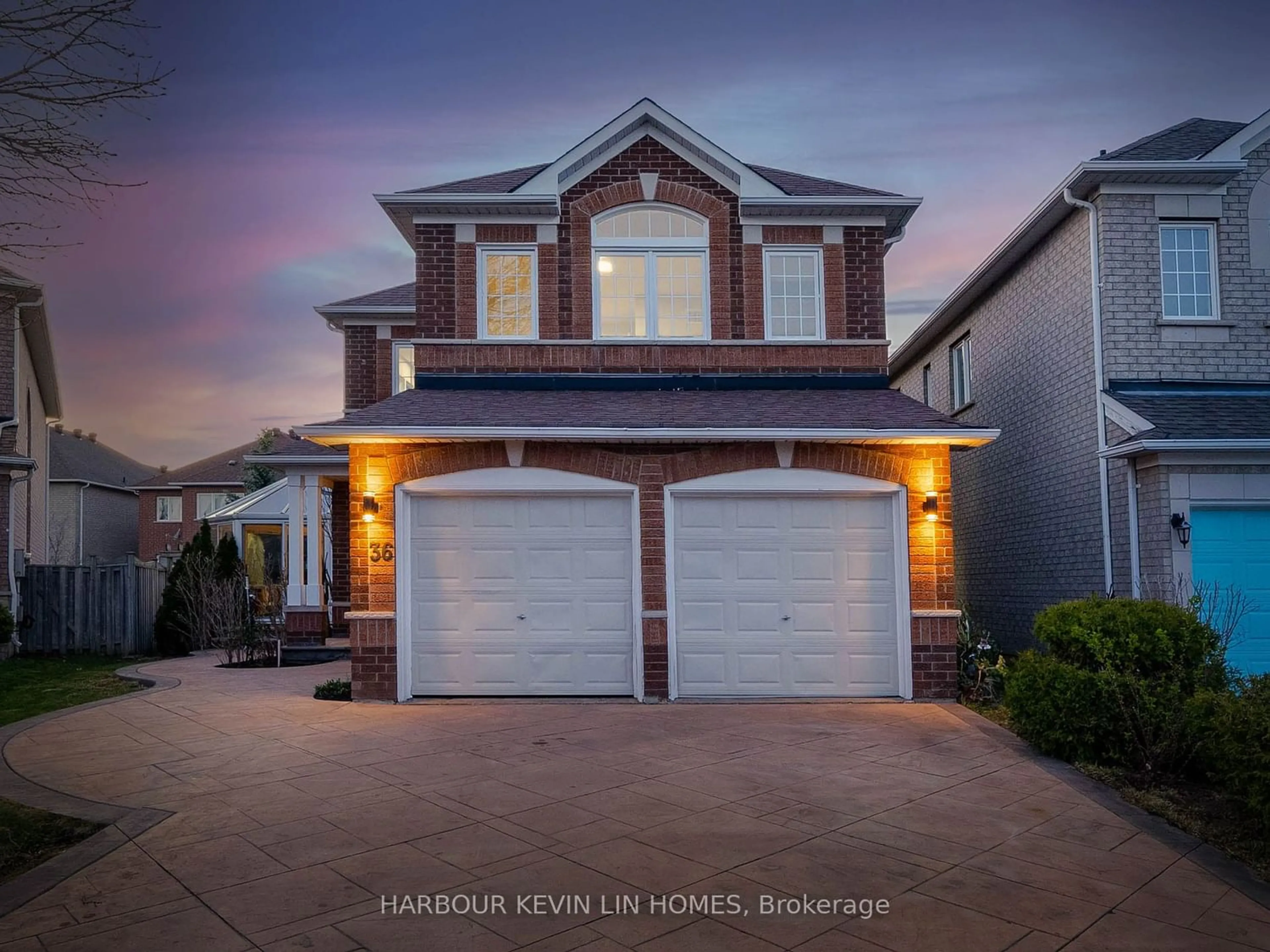 Frontside or backside of a home for 36 Walnut Grove Cres, Richmond Hill Ontario L4S 1Y9