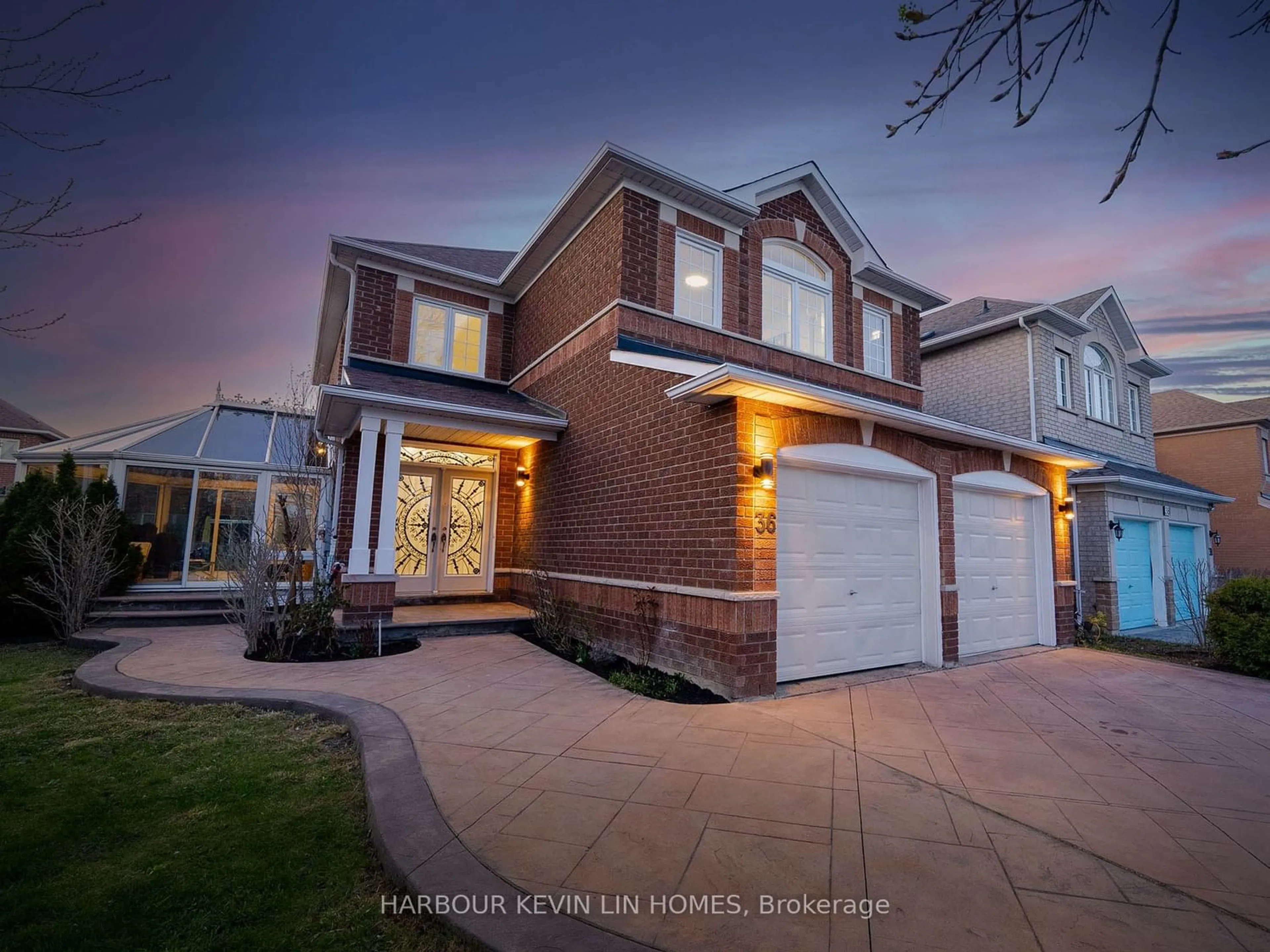 Home with brick exterior material for 36 Walnut Grove Cres, Richmond Hill Ontario L4S 1Y9