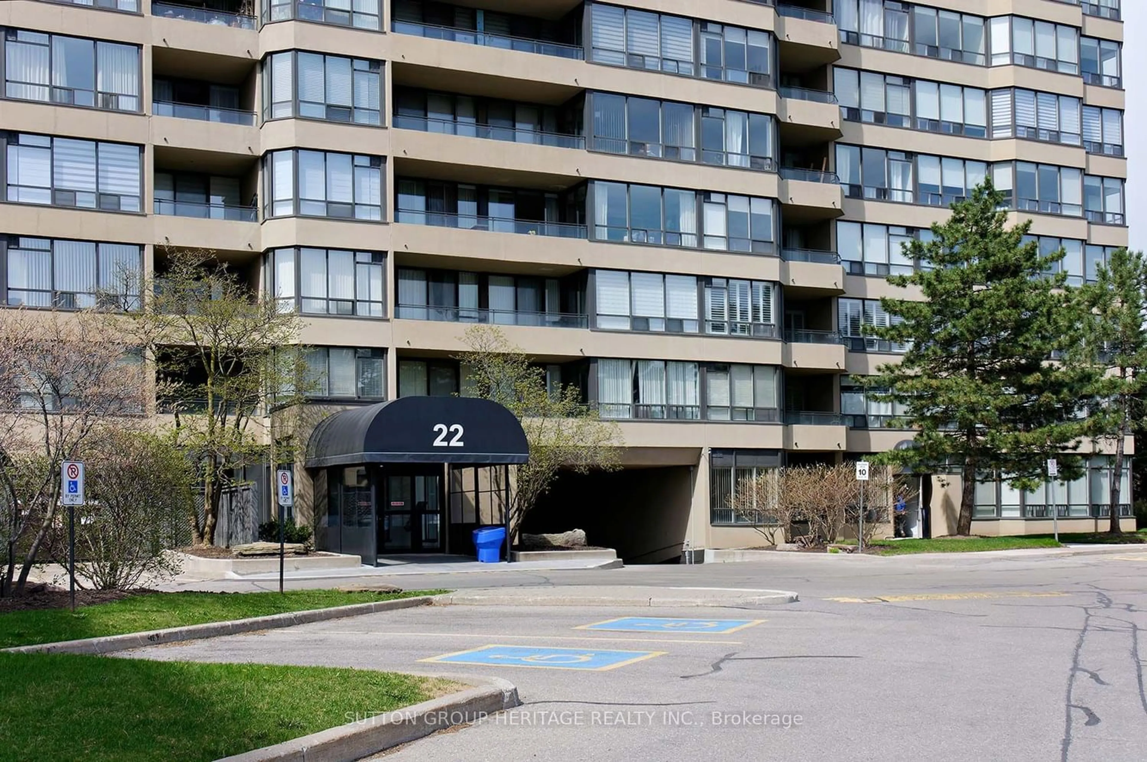 A pic from exterior of the house or condo for 22 Clarissa Dr #1503, Richmond Hill Ontario L4C 9R7