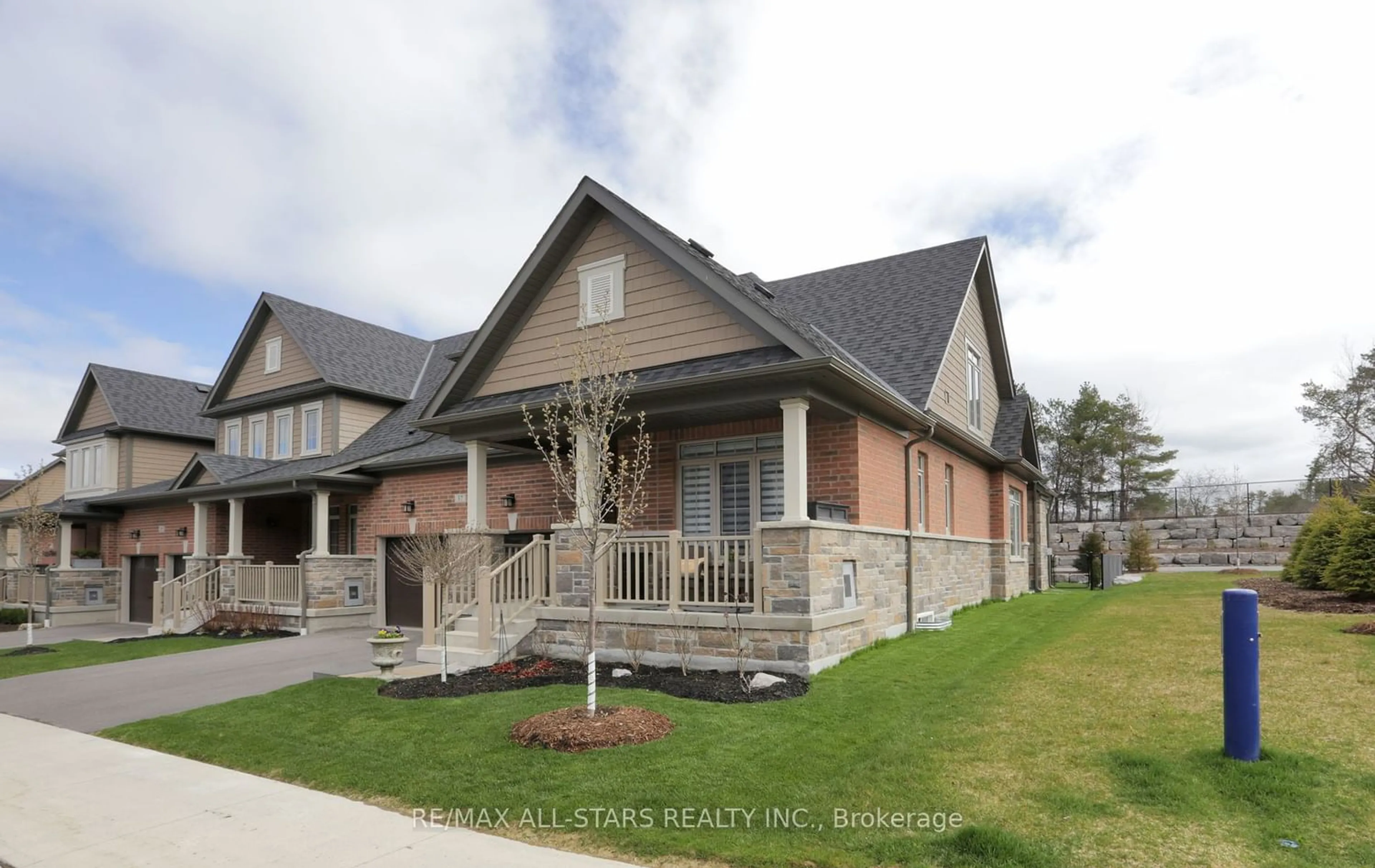 Frontside or backside of a home for 37 Howard Williams Crt, Uxbridge Ontario L9P 0R2