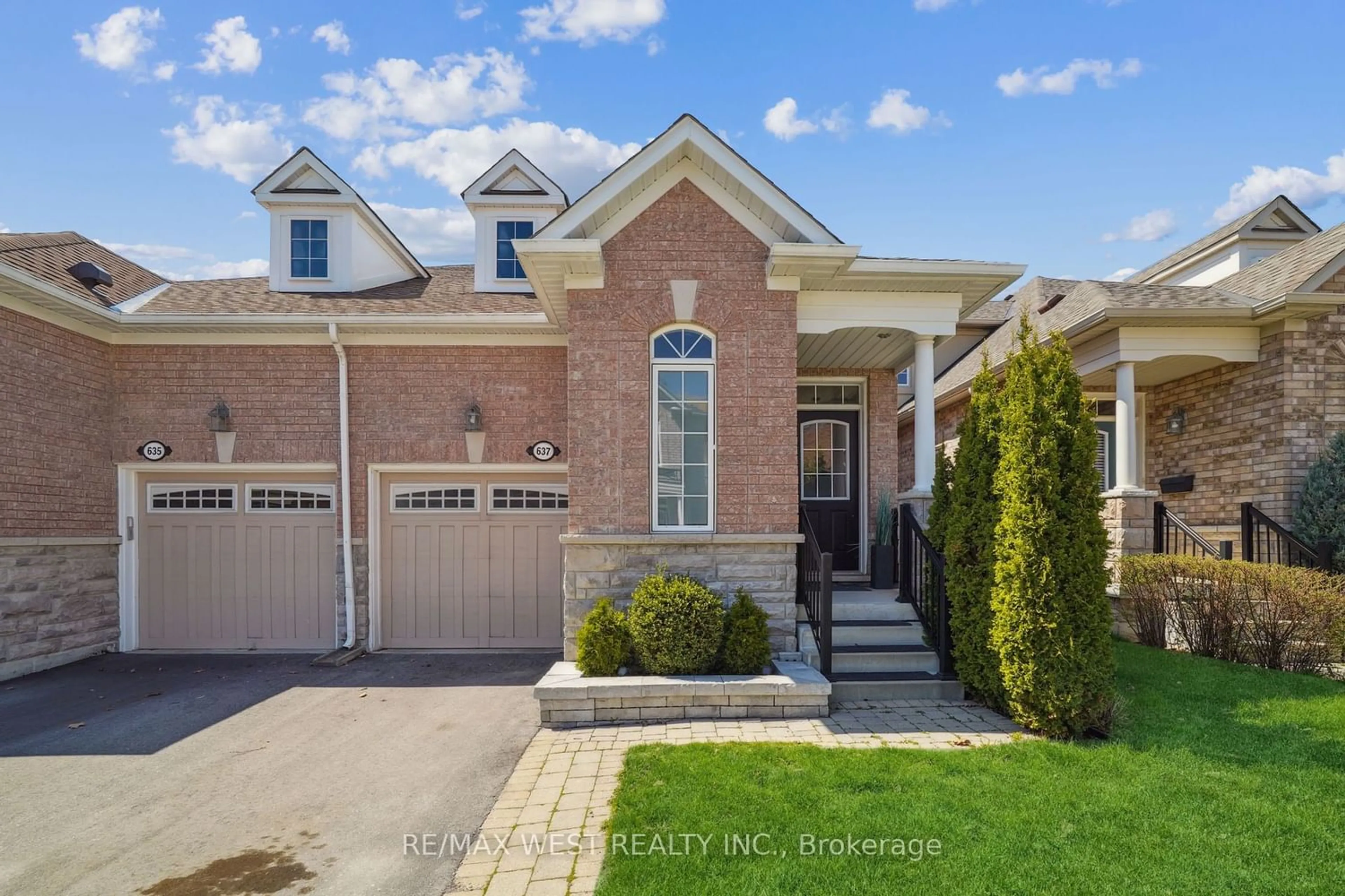Home with brick exterior material for 637 Tapestry Lane, Newmarket Ontario L3X 3C8