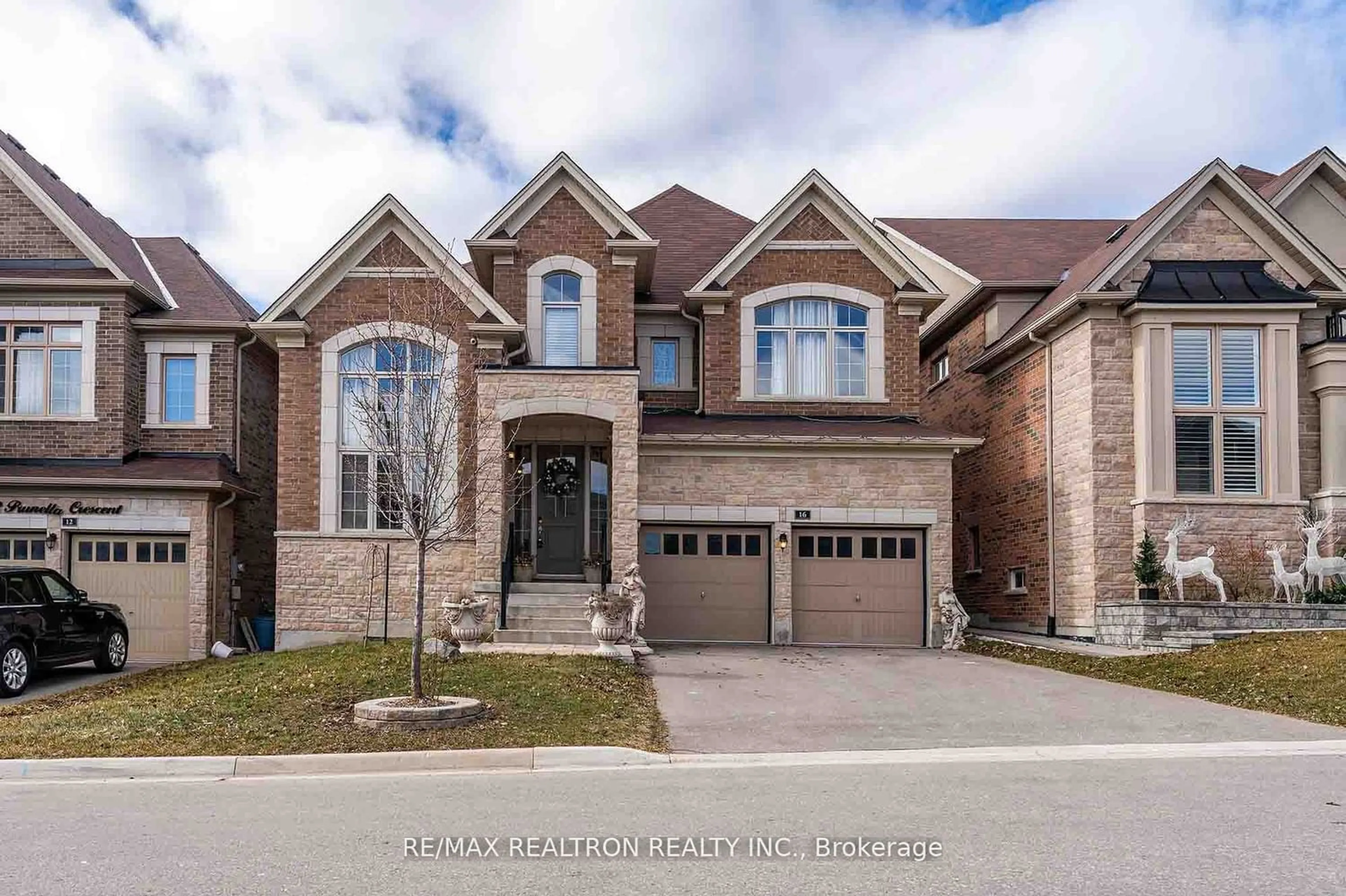Home with brick exterior material for 16 Prunella Cres, East Gwillimbury Ontario L9N 0S7