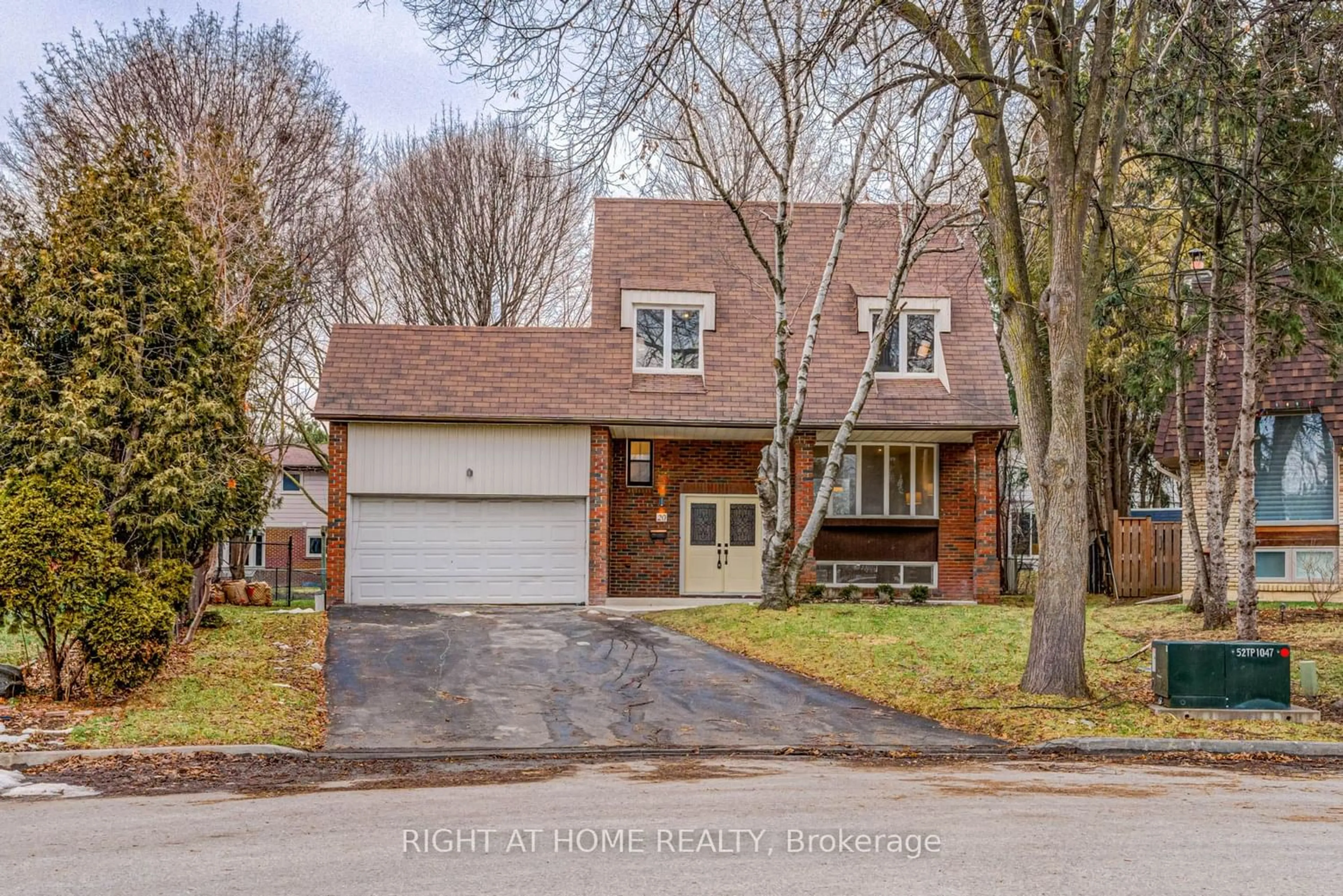 Home with brick exterior material for 20 Hester Crt, Markham Ontario L3T 3K5