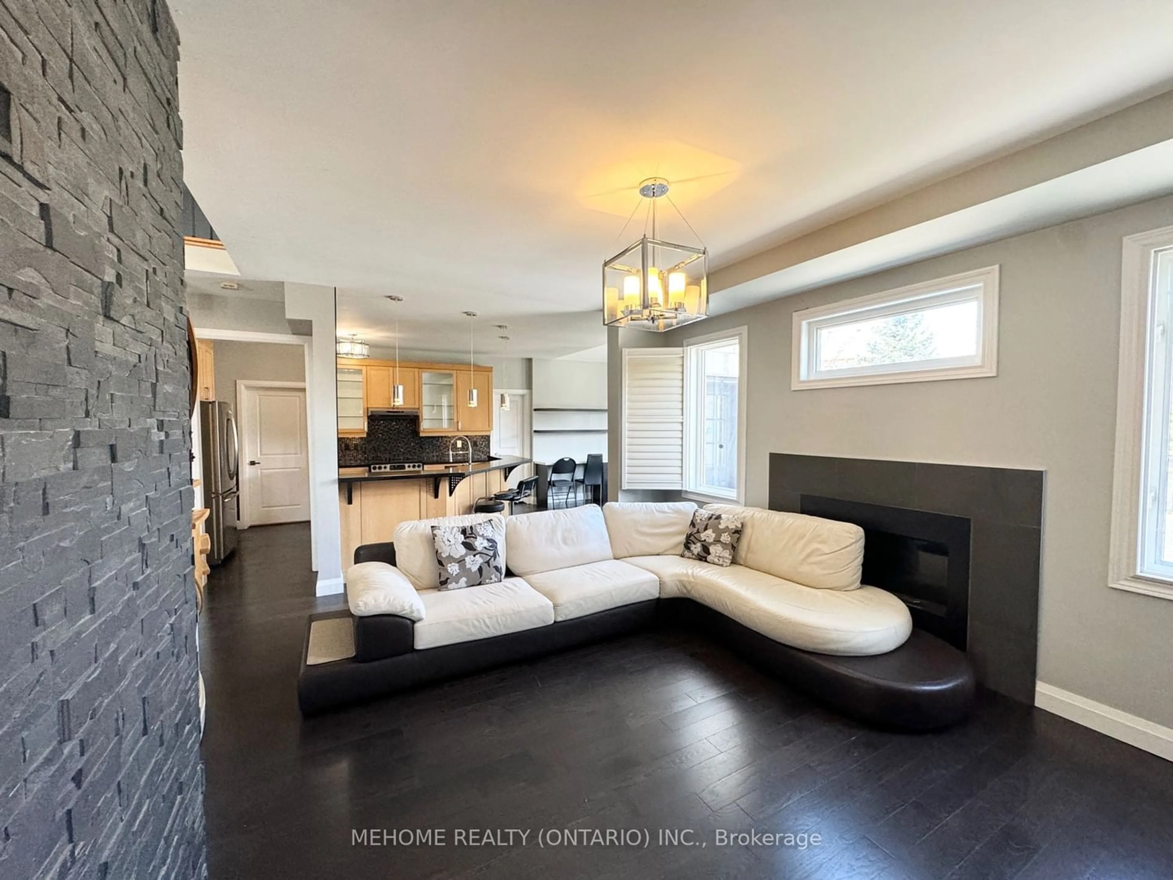 Living room for 9 Ridgecrest Rd, Markham Ontario L6C 2V2