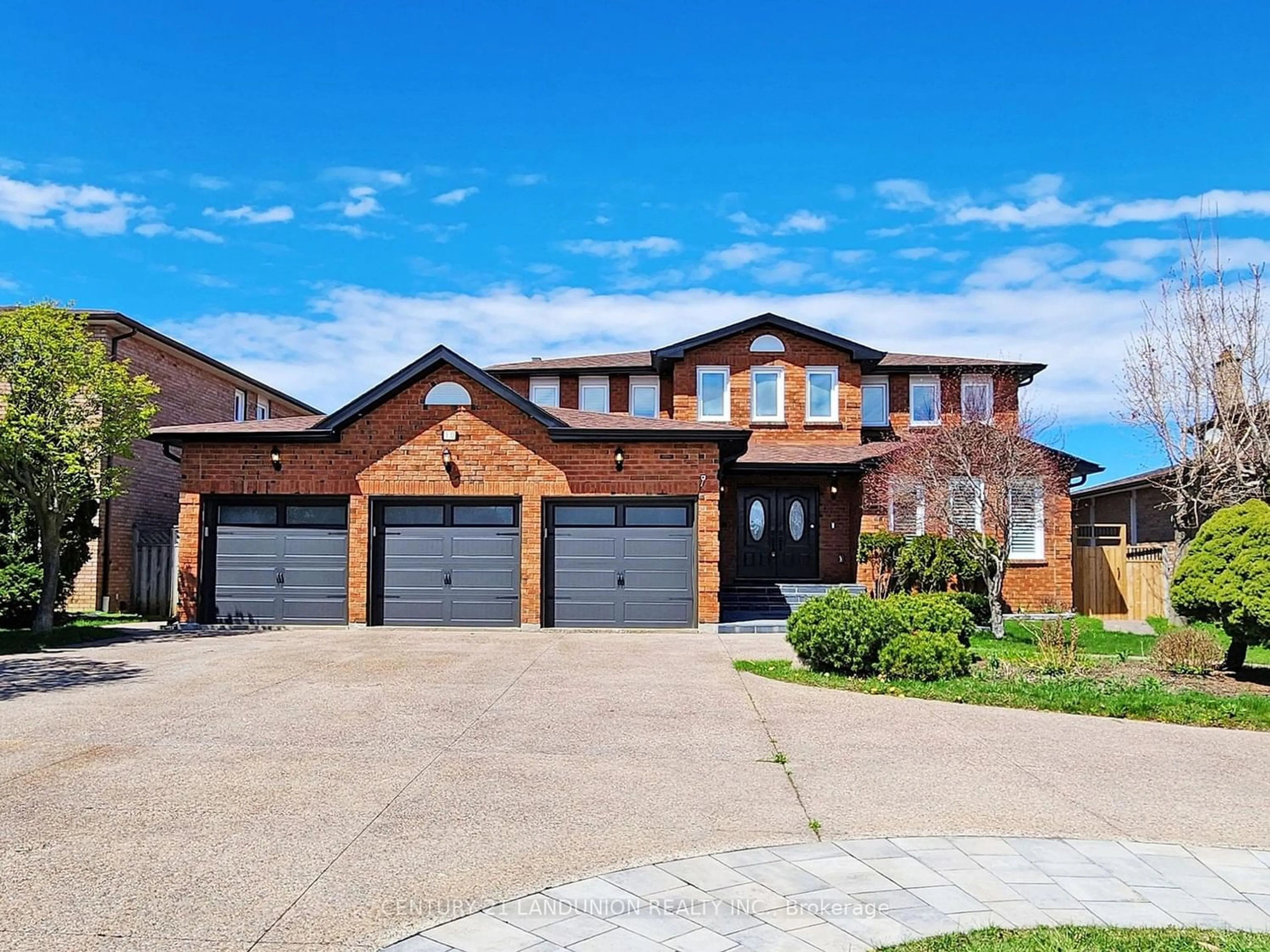 Home with brick exterior material for 18 Ravenhill Cres, Markham Ontario L3S 2V1
