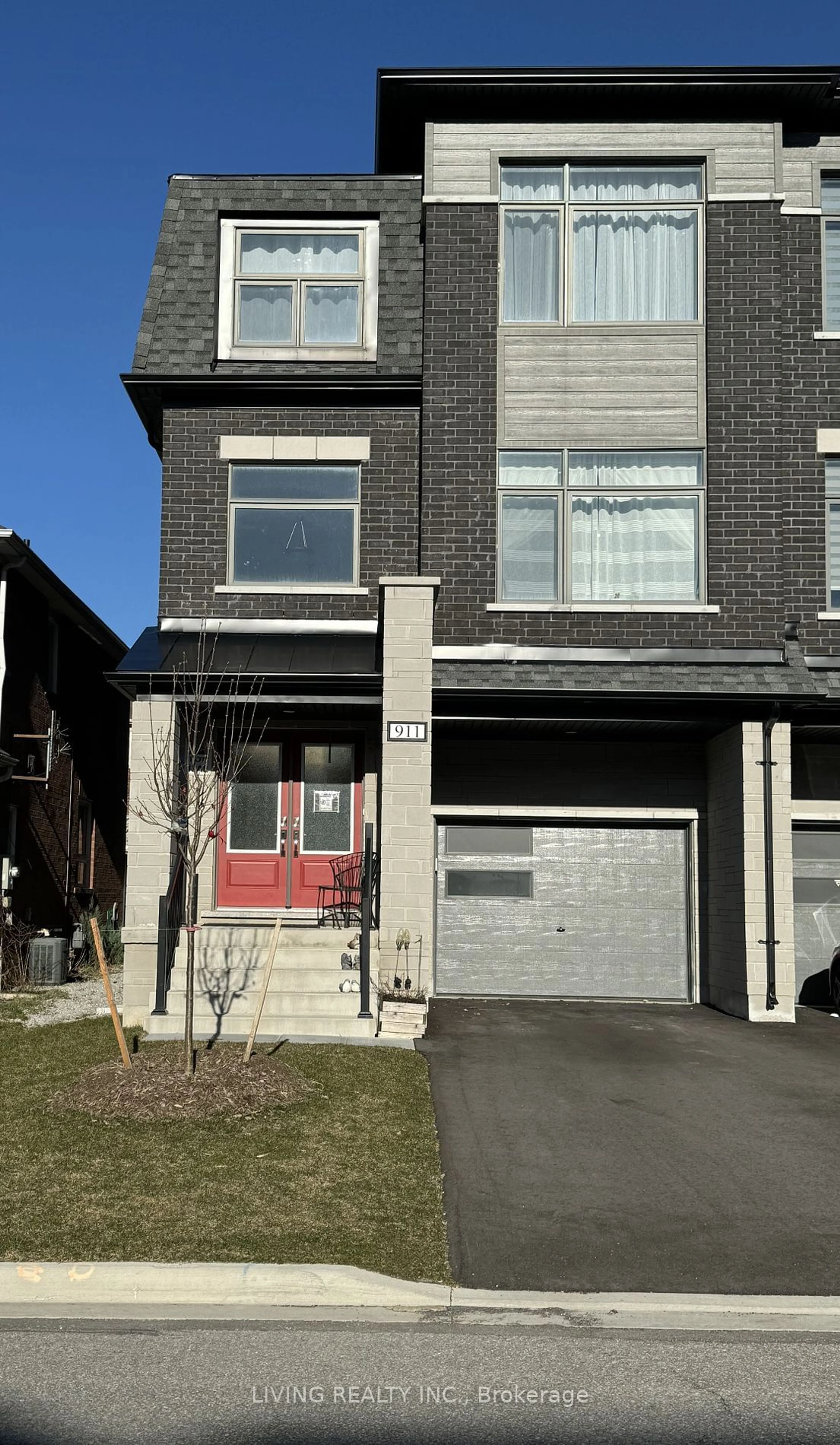 A pic from exterior of the house or condo for 911 Isaac Phillips Way, Newmarket Ontario L3X 2Y9