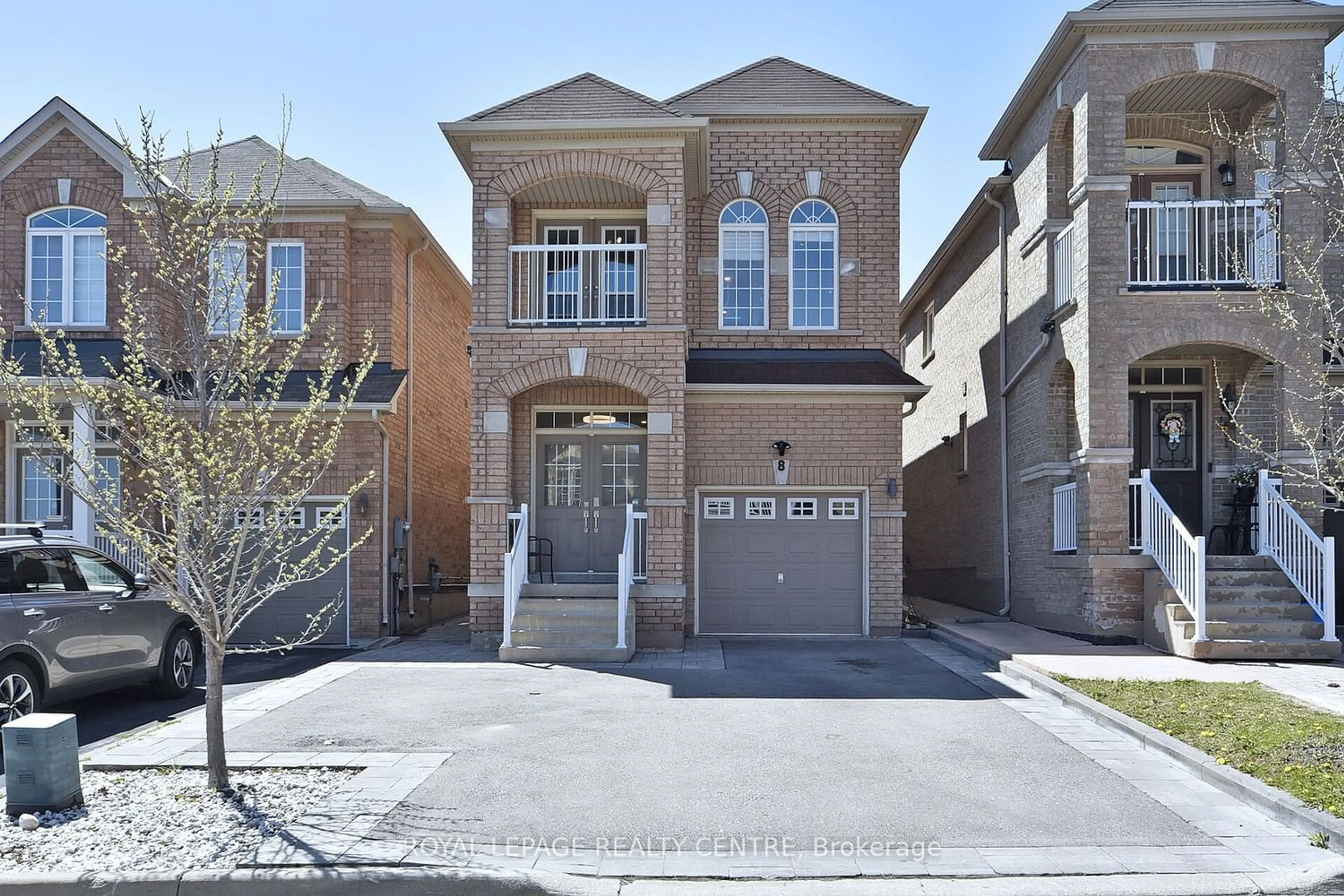 A pic from exterior of the house or condo for 8 Catalpa Cres, Vaughan Ontario L6A 0R3