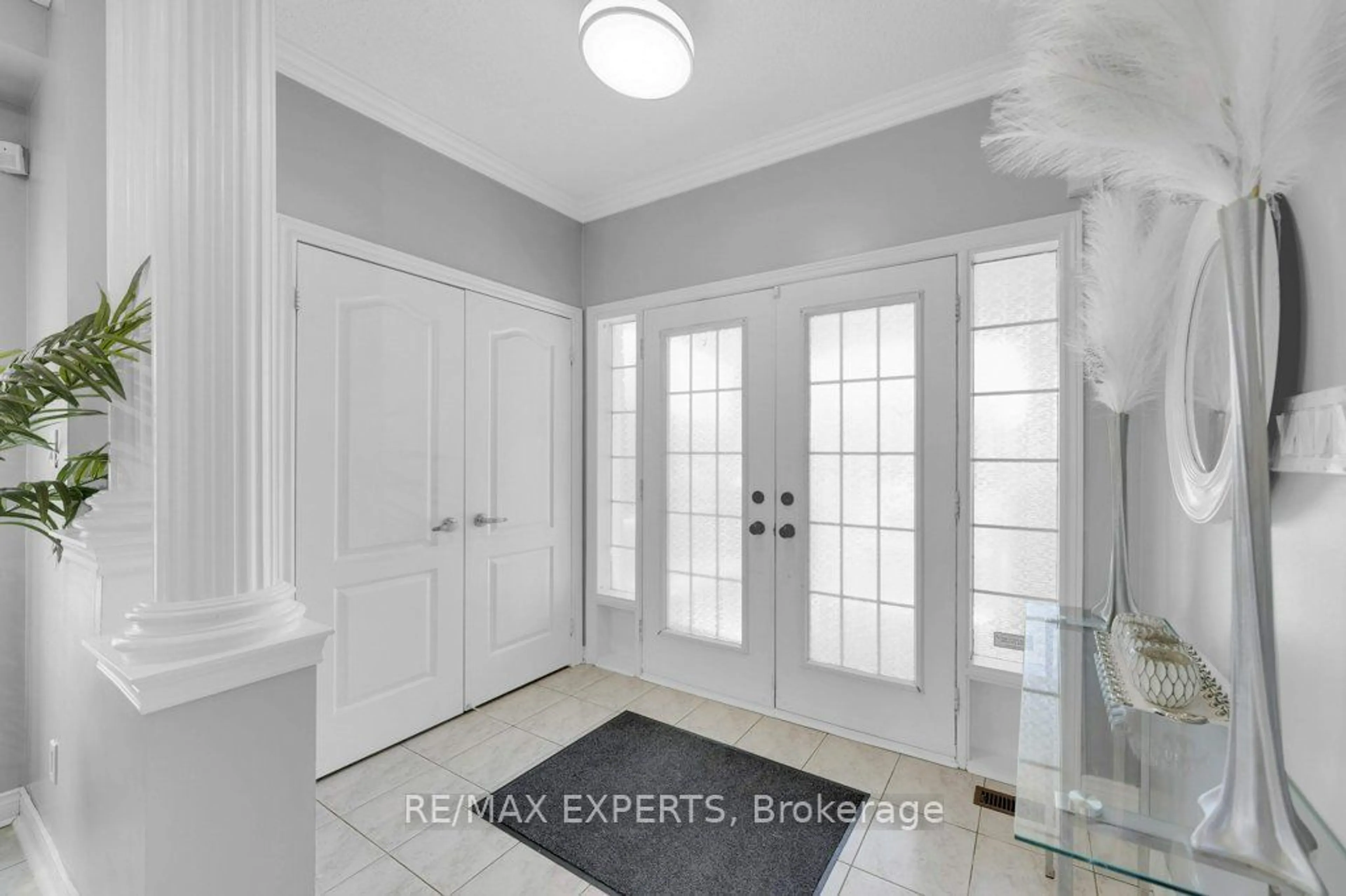Indoor entryway for 101 St. Joan Of Arc Ave, Vaughan Ontario L6A 2H2