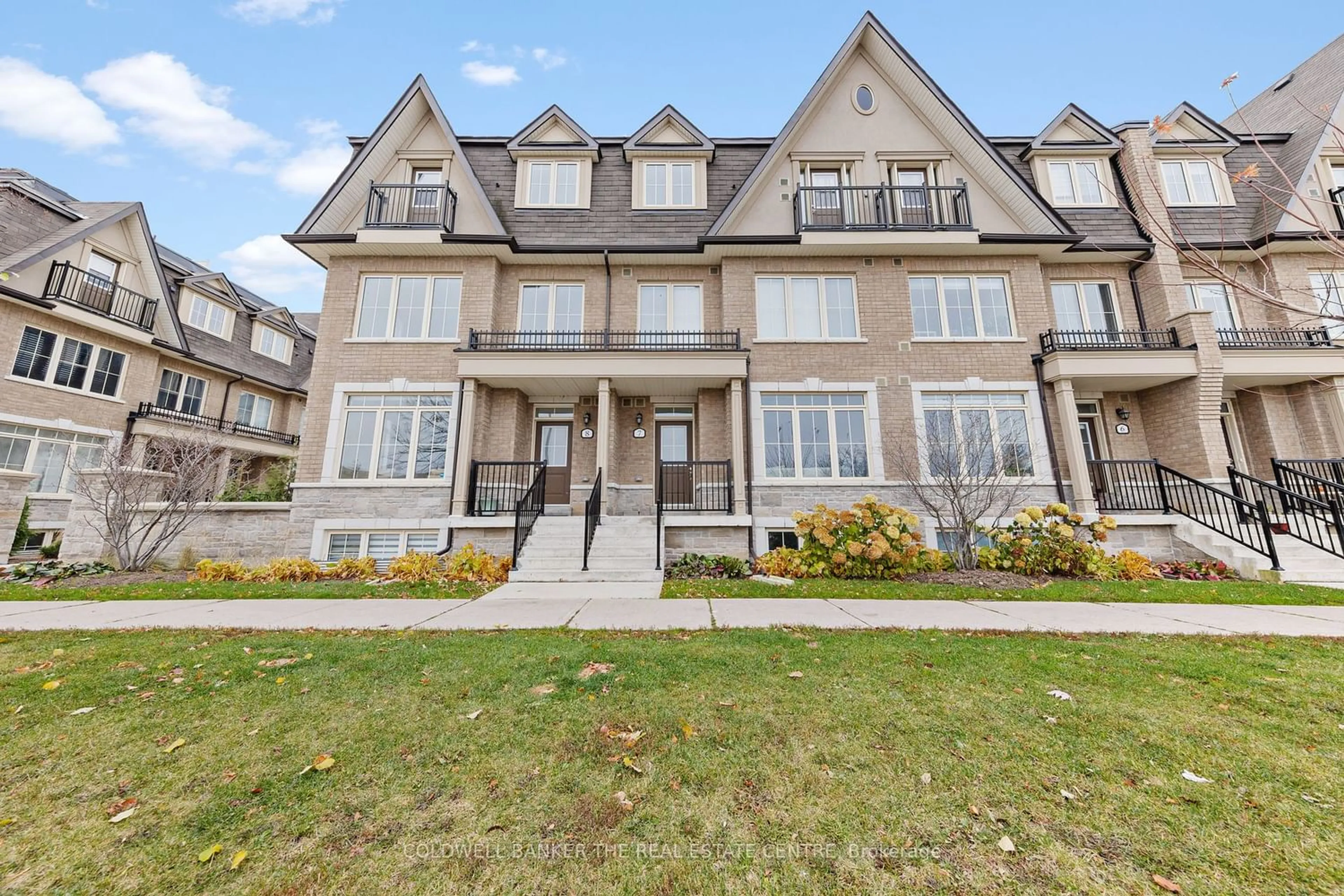 A pic from exterior of the house or condo for 181 Parktree Dr #7, Vaughan Ontario L6A 2W5