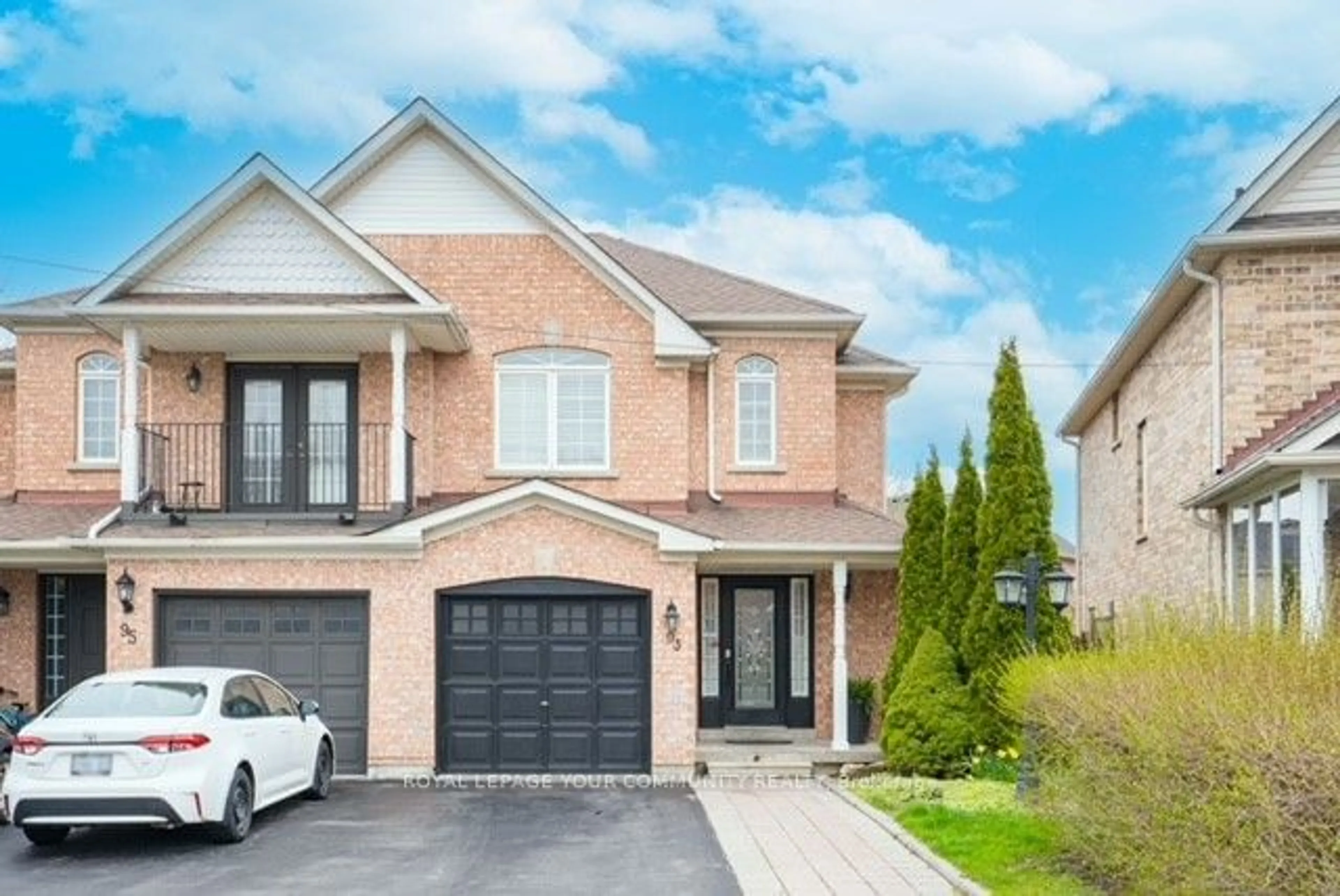 Home with brick exterior material for 93 Long Point Dr, Richmond Hill Ontario L4E 3Z7