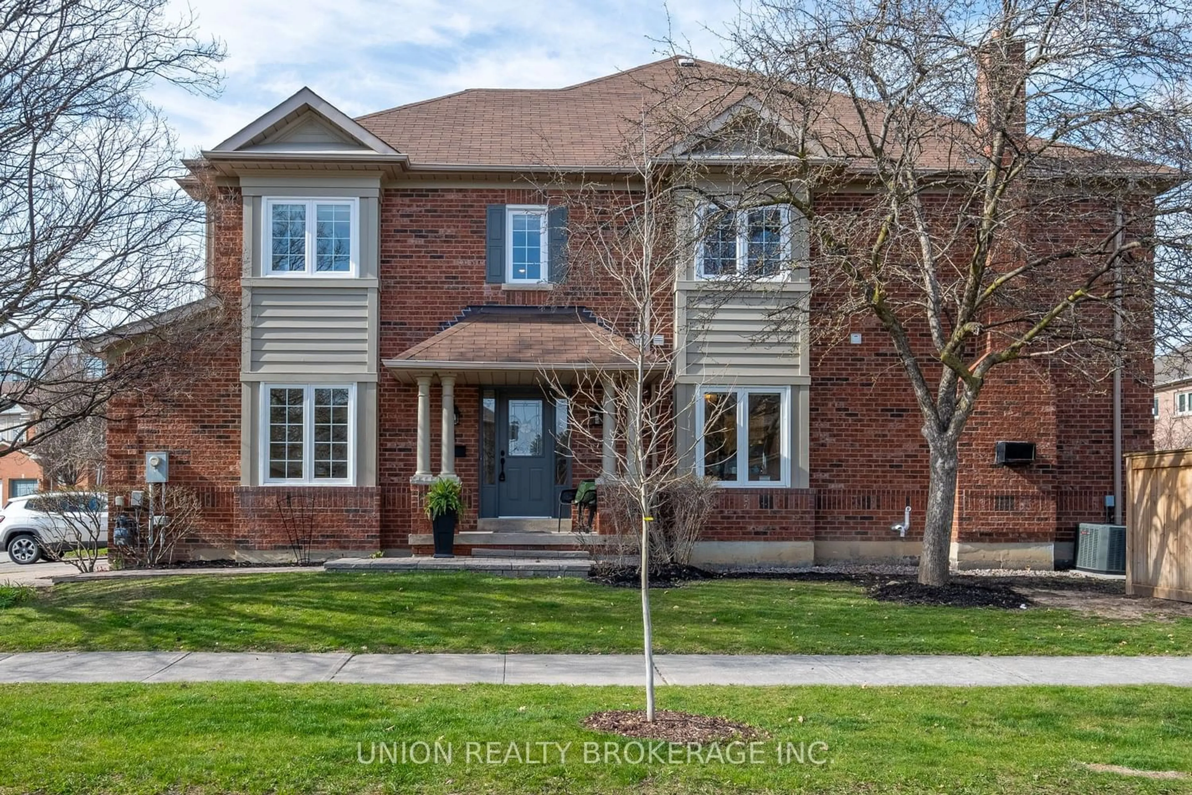 Home with brick exterior material for 2 Mary Gapper Cres #1, Richmond Hill Ontario L4C 0J4