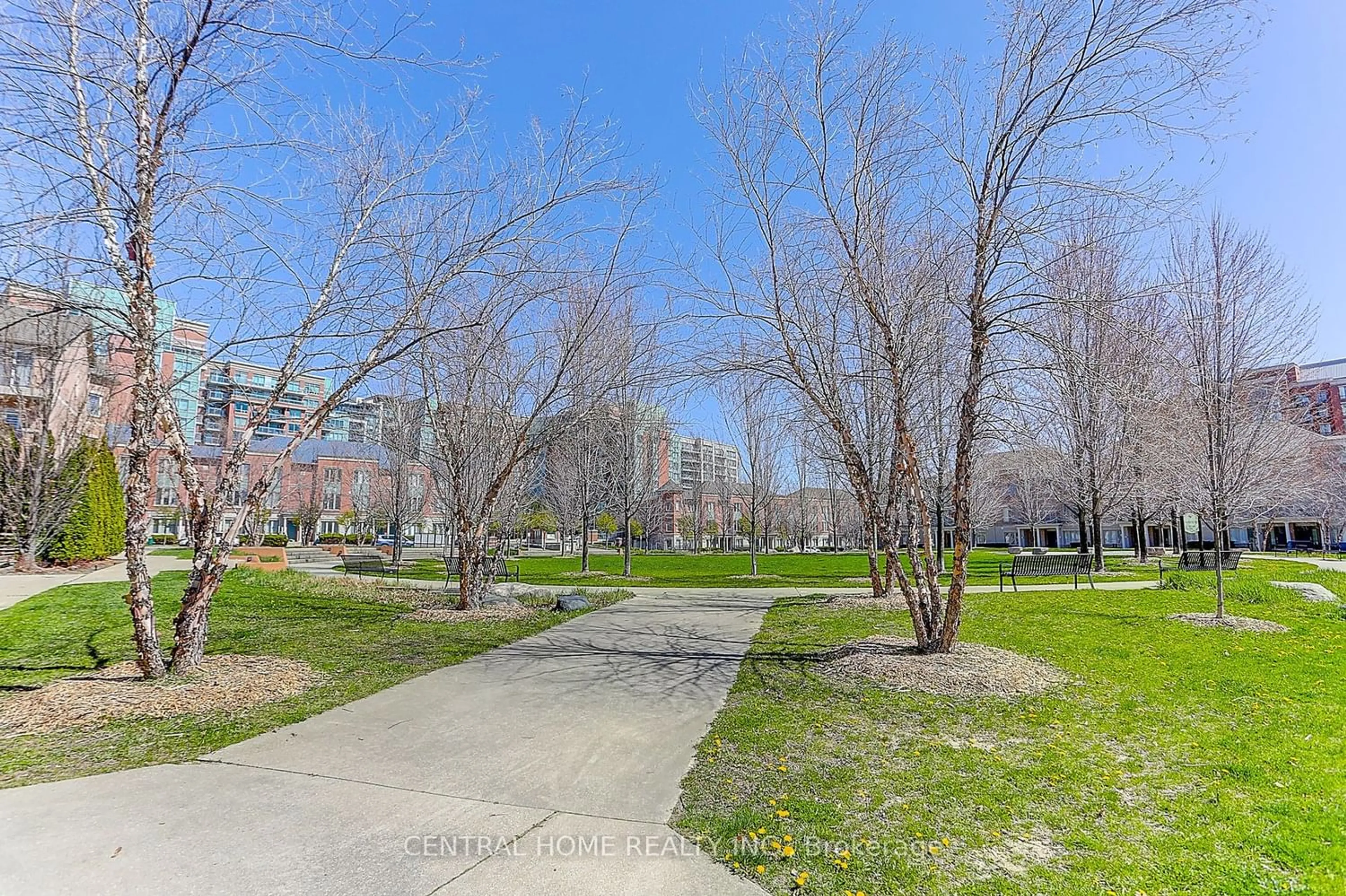 Street view for 21 Galleria Pkwy #21, Markham Ontario L3T 0A4