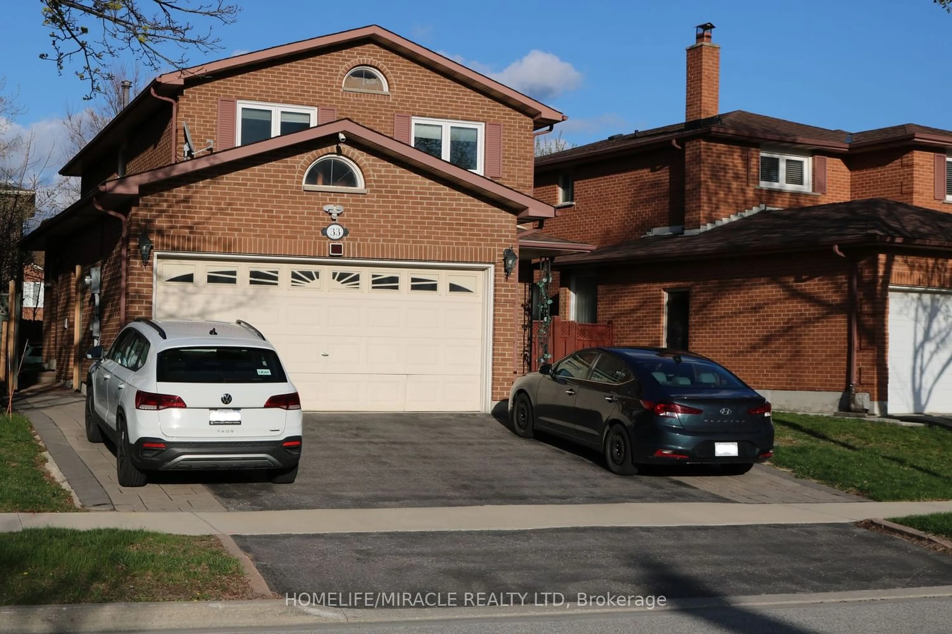 Frontside or backside of a home for 33 Conley St, Vaughan Ontario L4J 2X4