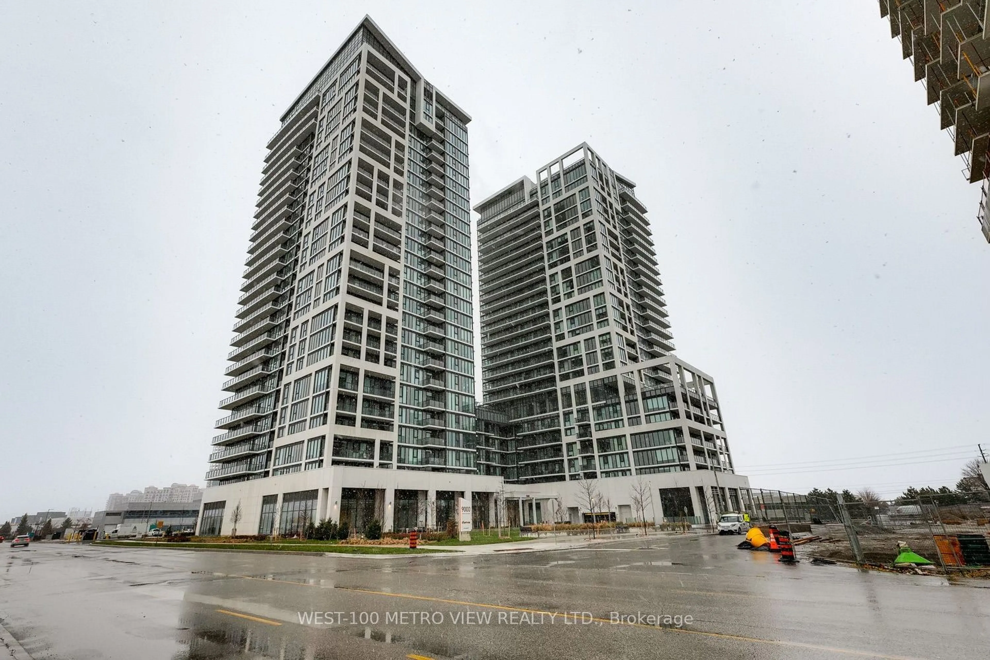 A pic from exterior of the house or condo for 9000 Jane St #1909, Vaughan Ontario L4K 0M6