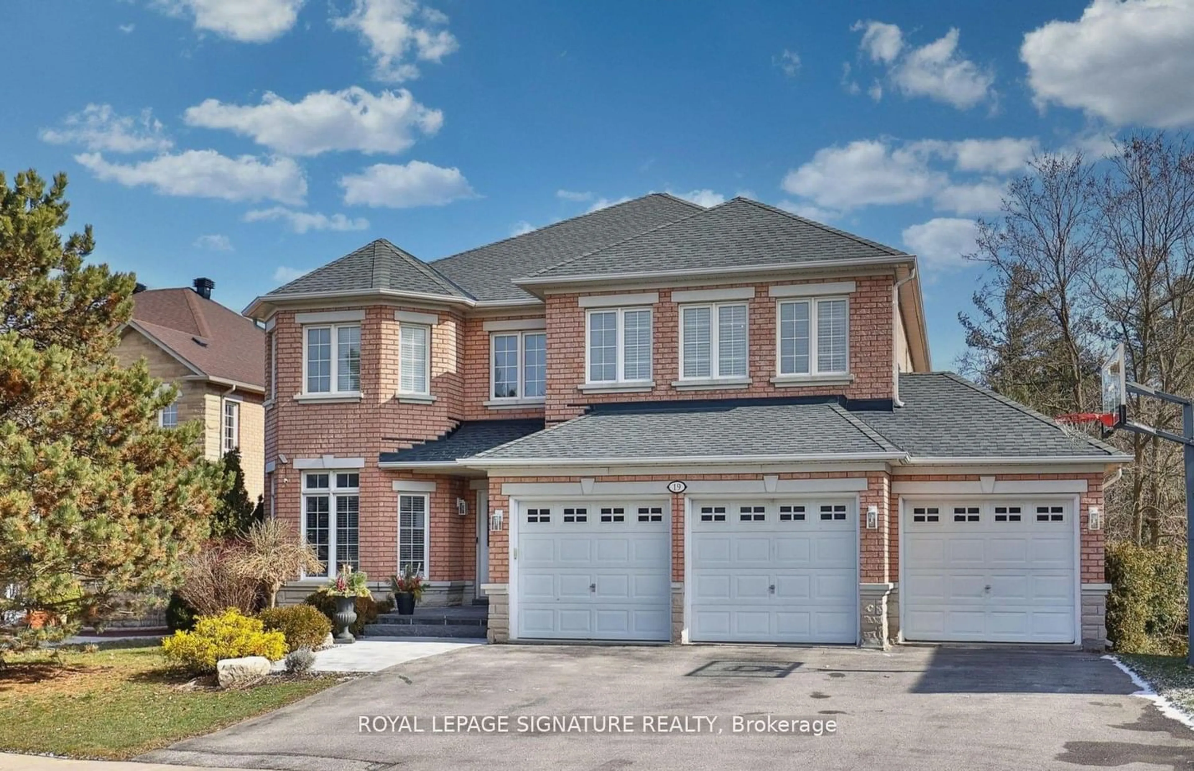 Home with brick exterior material for 19 Lemsford Dr, Markham Ontario L3S 3T8