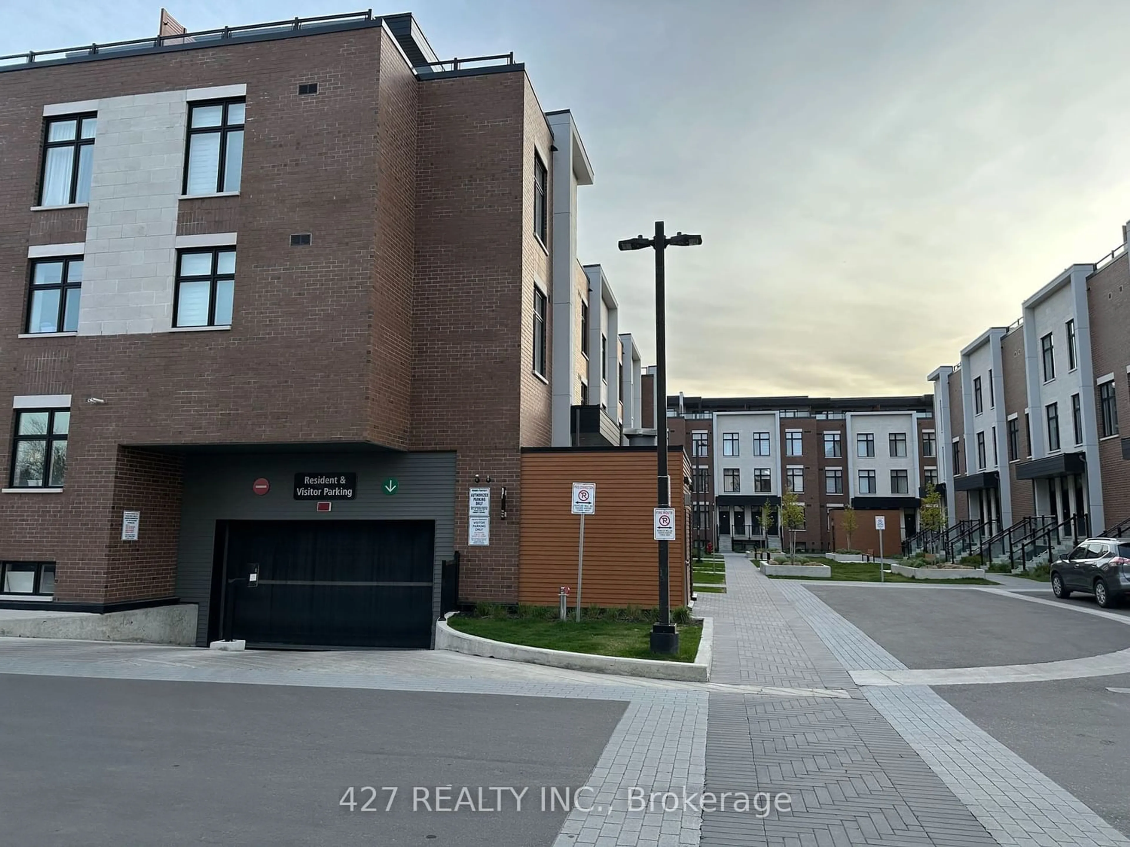 A pic from exterior of the house or condo for 9580 Islington Ave #L137, Vaughan Ontario L4H 5E8