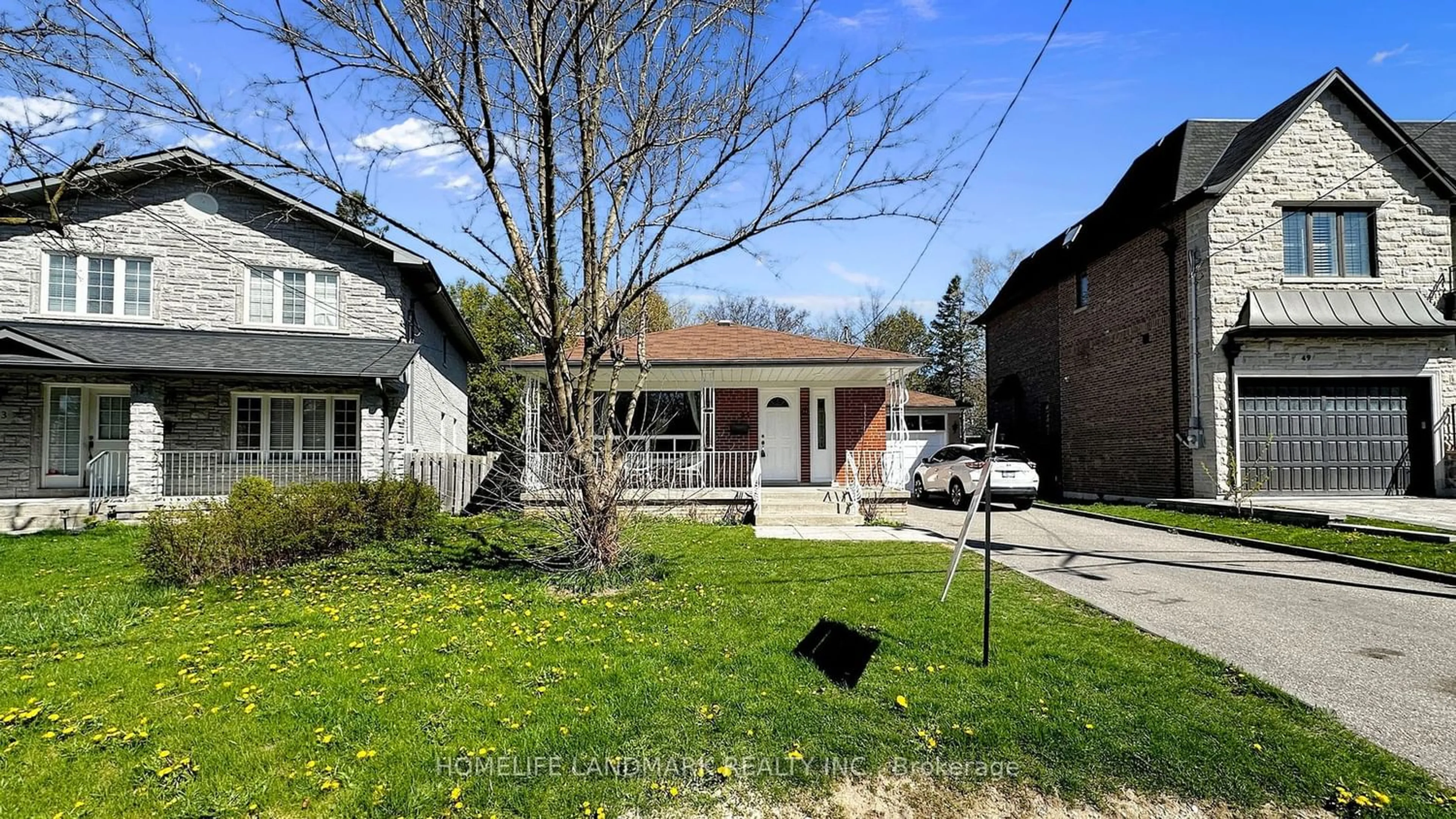 Frontside or backside of a home for 51 Rockport Cres, Richmond Hill Ontario L4C 2L7