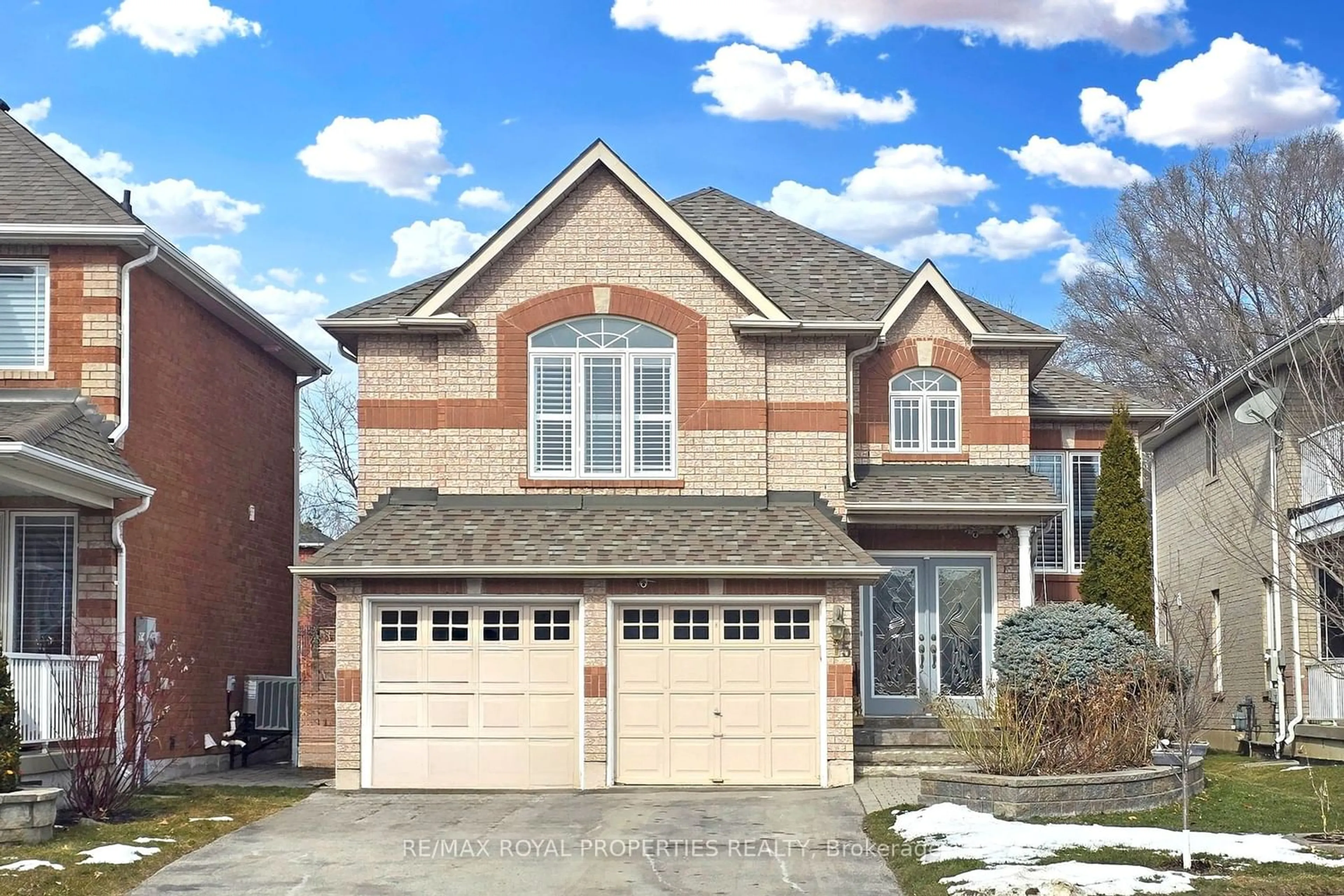 Home with brick exterior material for 15 Wingarden Crt, Whitchurch-Stouffville Ontario M4A 1N1