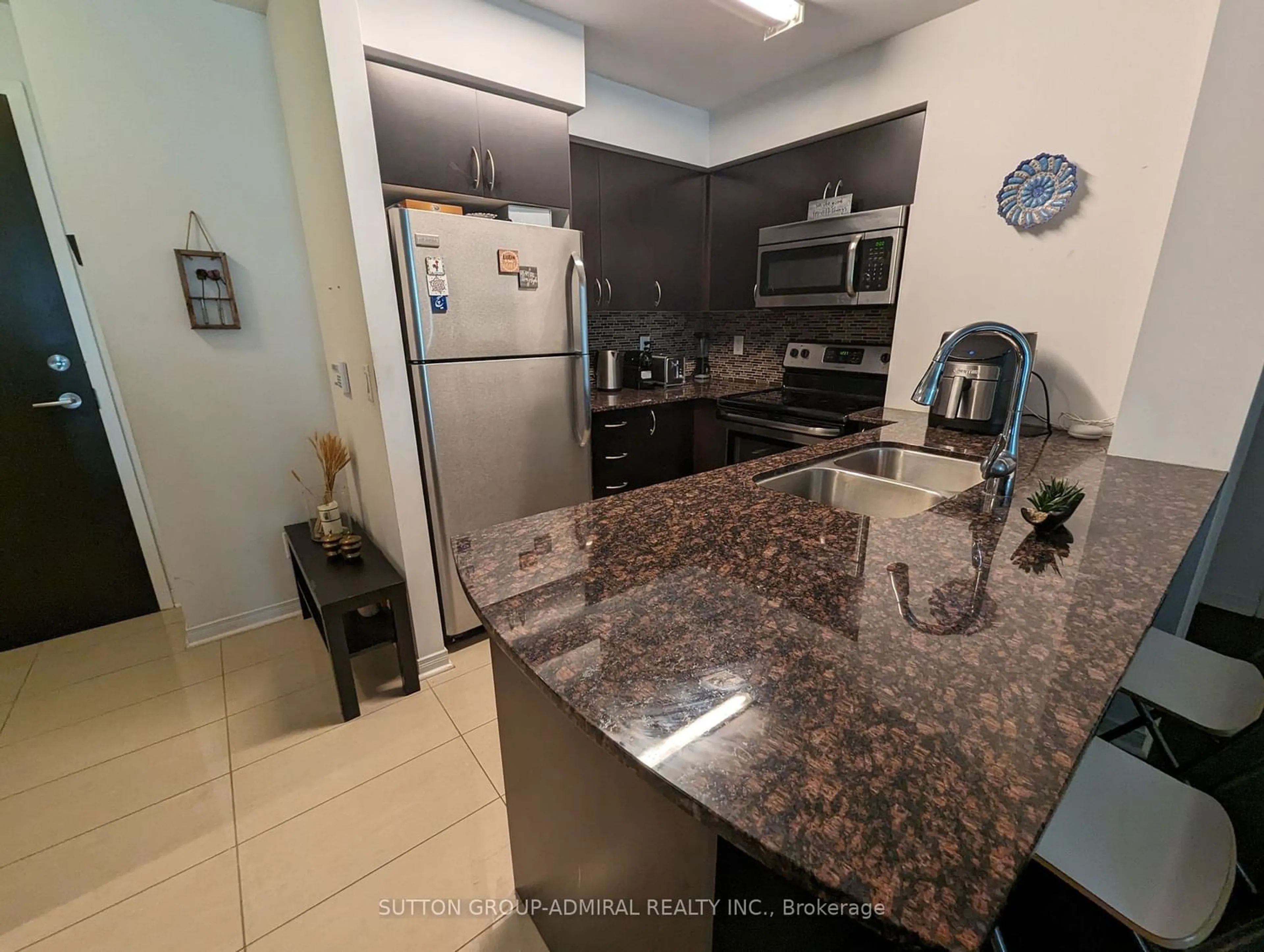 Kitchen for 73 King William Cres #207, Richmond Hill Ontario L4B 0C2