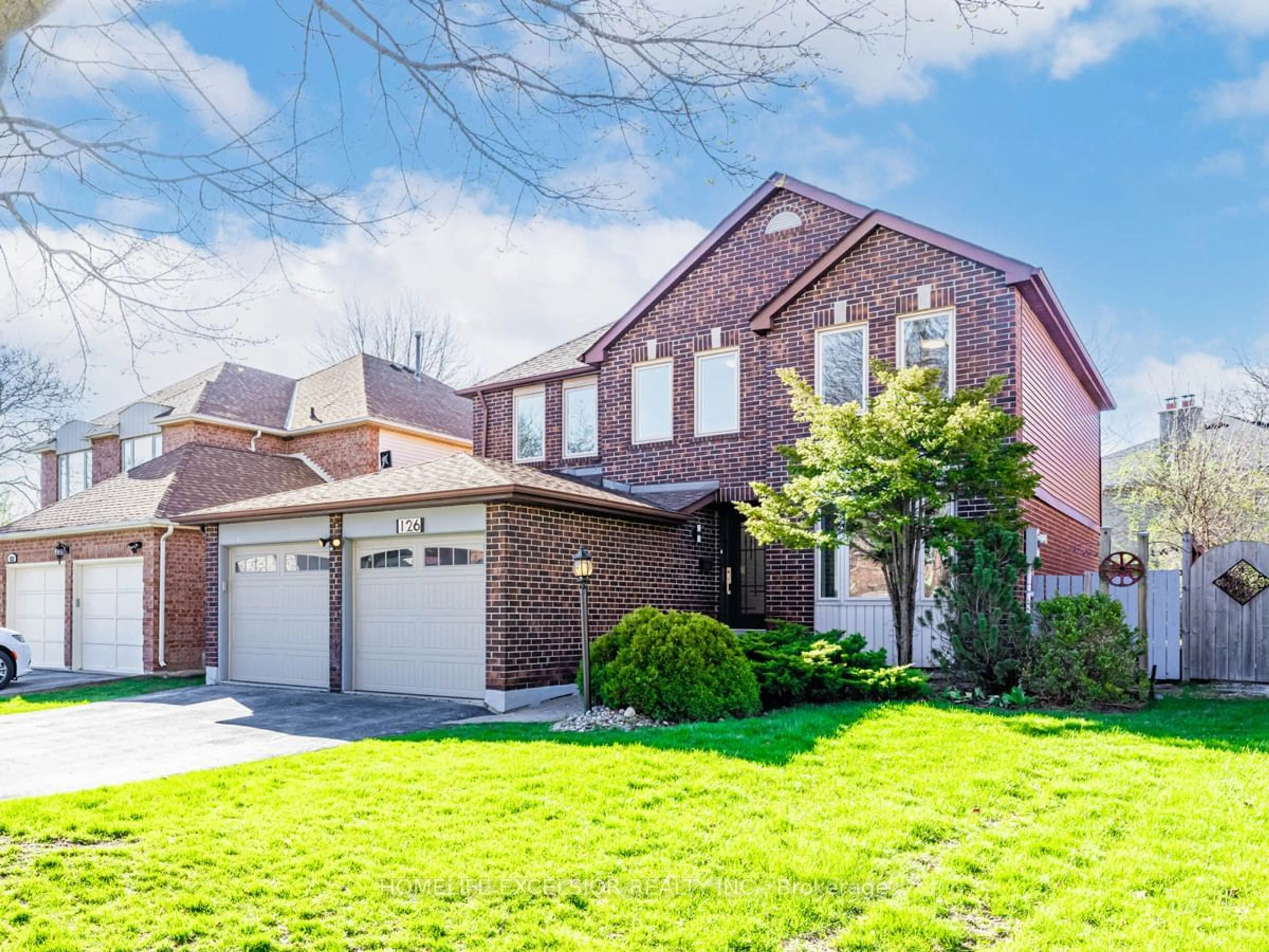 Frontside or backside of a home for 126 Colvin Cres, Vaughan Ontario L4J 2R7