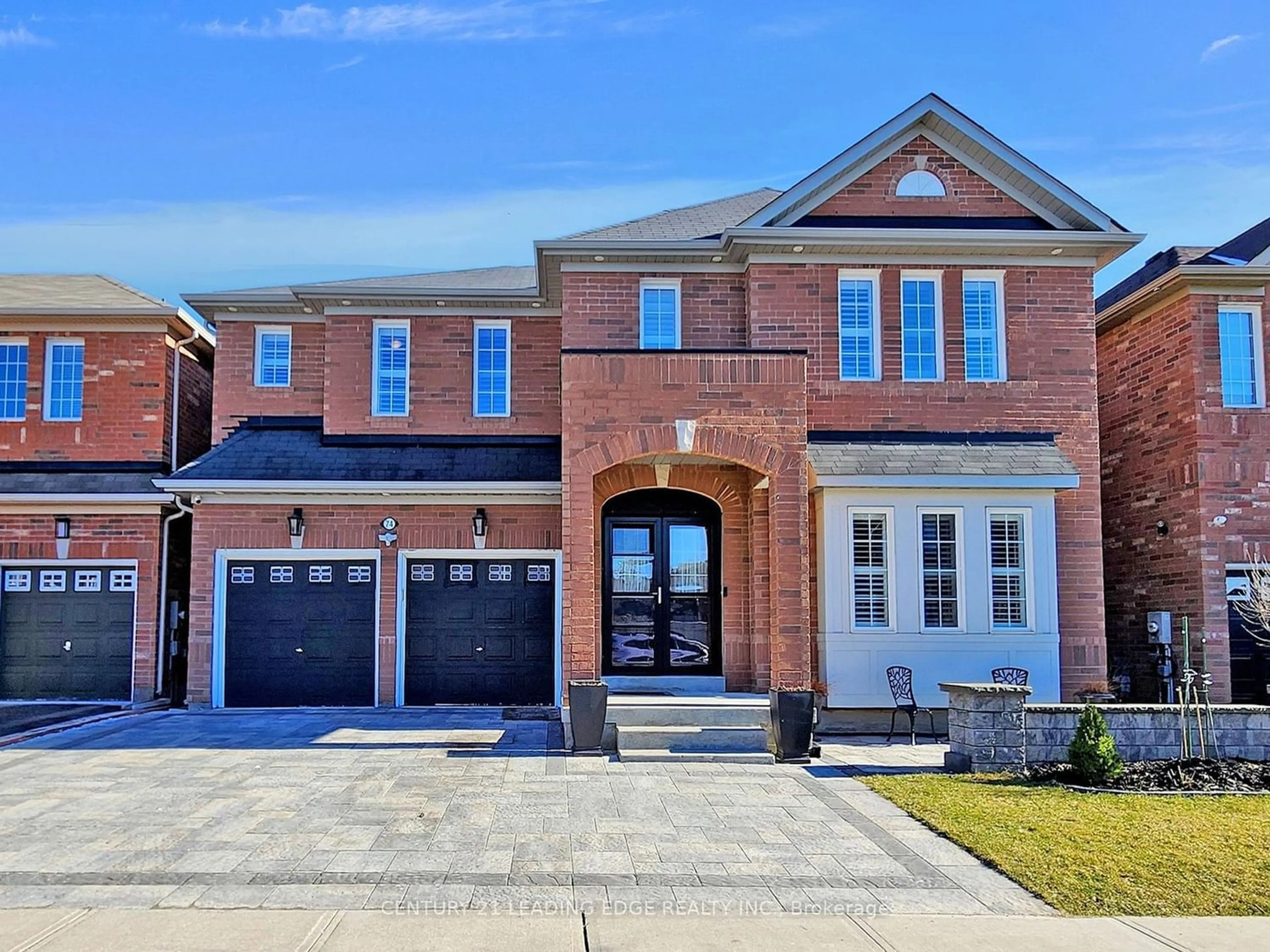 Home with brick exterior material for 74 Chambersburg Way, Whitchurch-Stouffville Ontario L4A 0X8