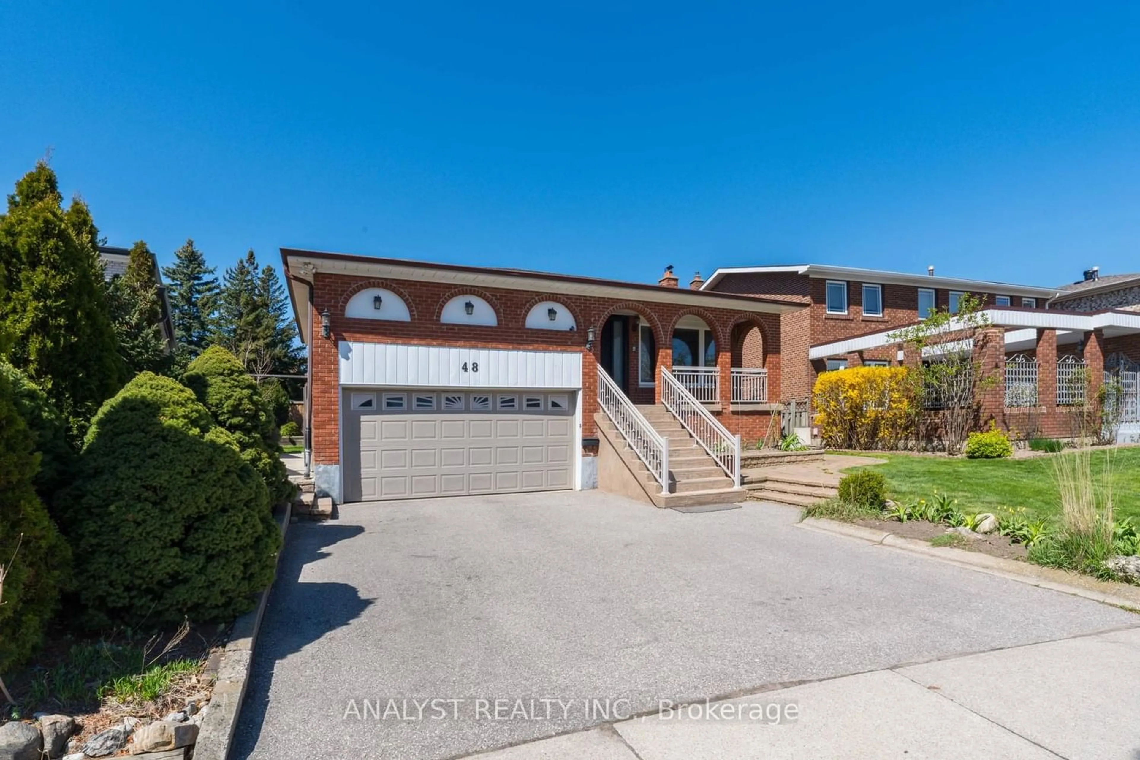 Frontside or backside of a home for 48 Harris Cres, Vaughan Ontario L4L 1R9