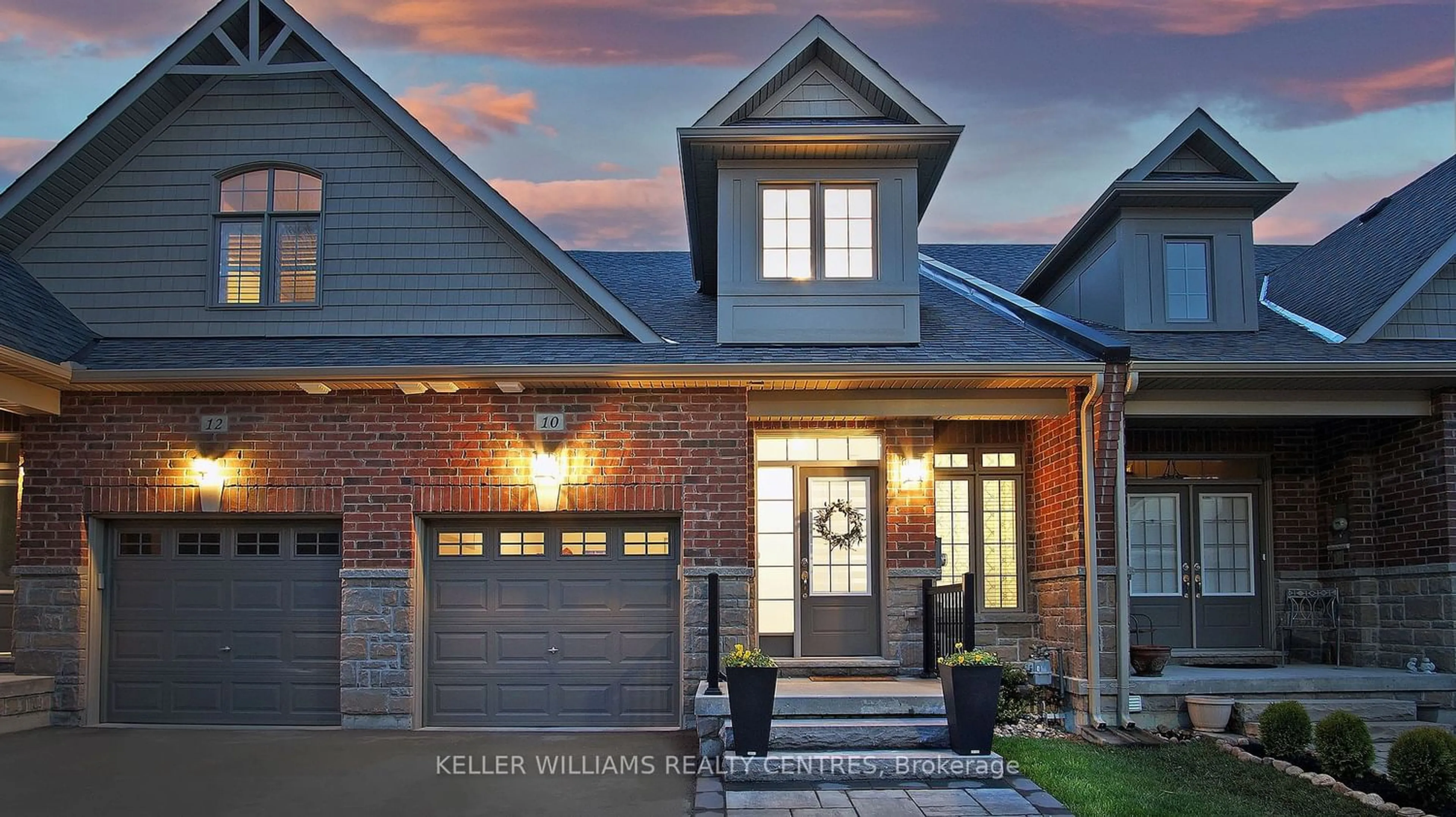 Home with brick exterior material for 10 Pasquale Lane, East Gwillimbury Ontario L0G 1M0
