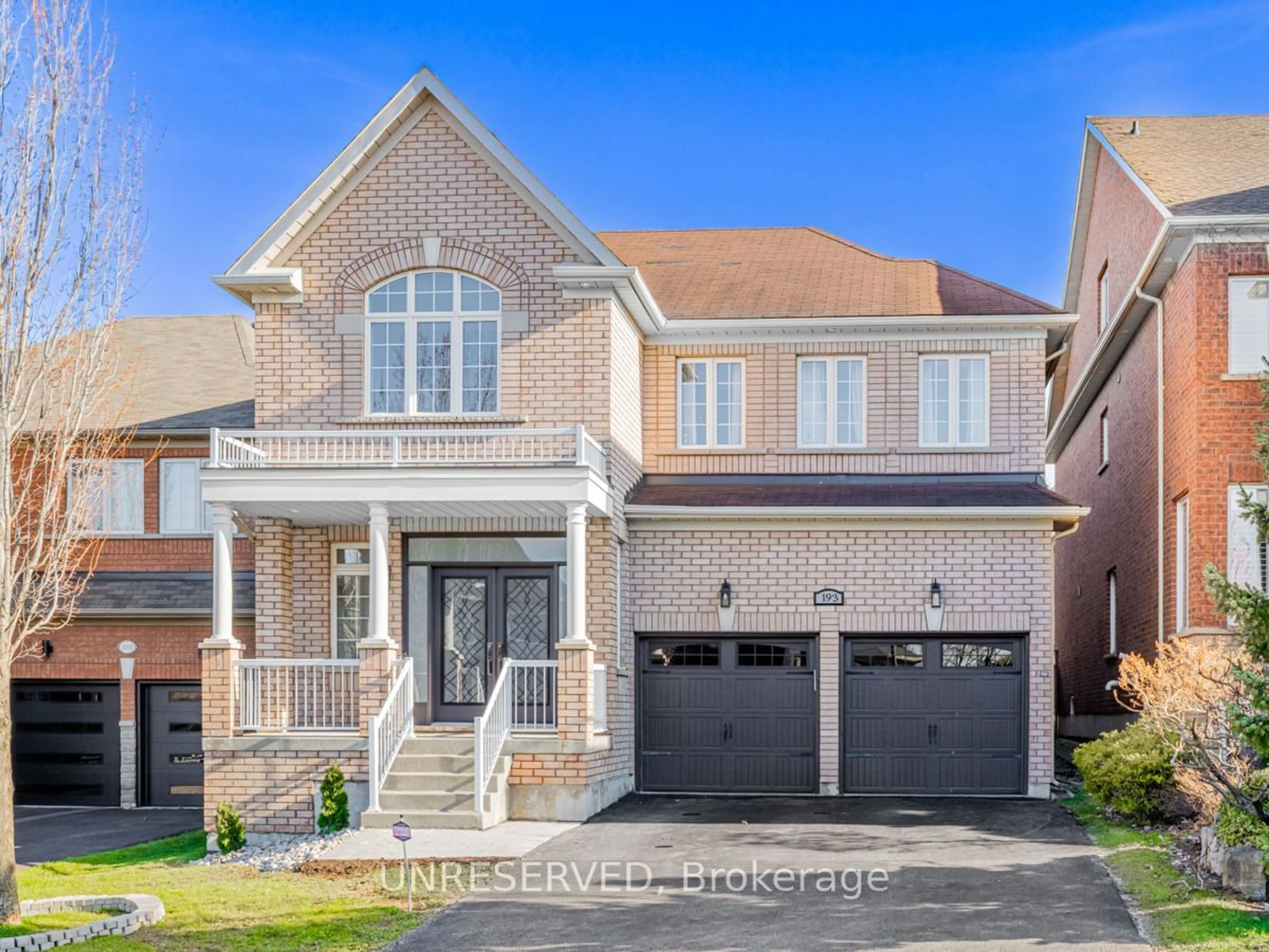 Home with brick exterior material for 193 Autumn Hill Blvd, Vaughan Ontario L4J 8Y6
