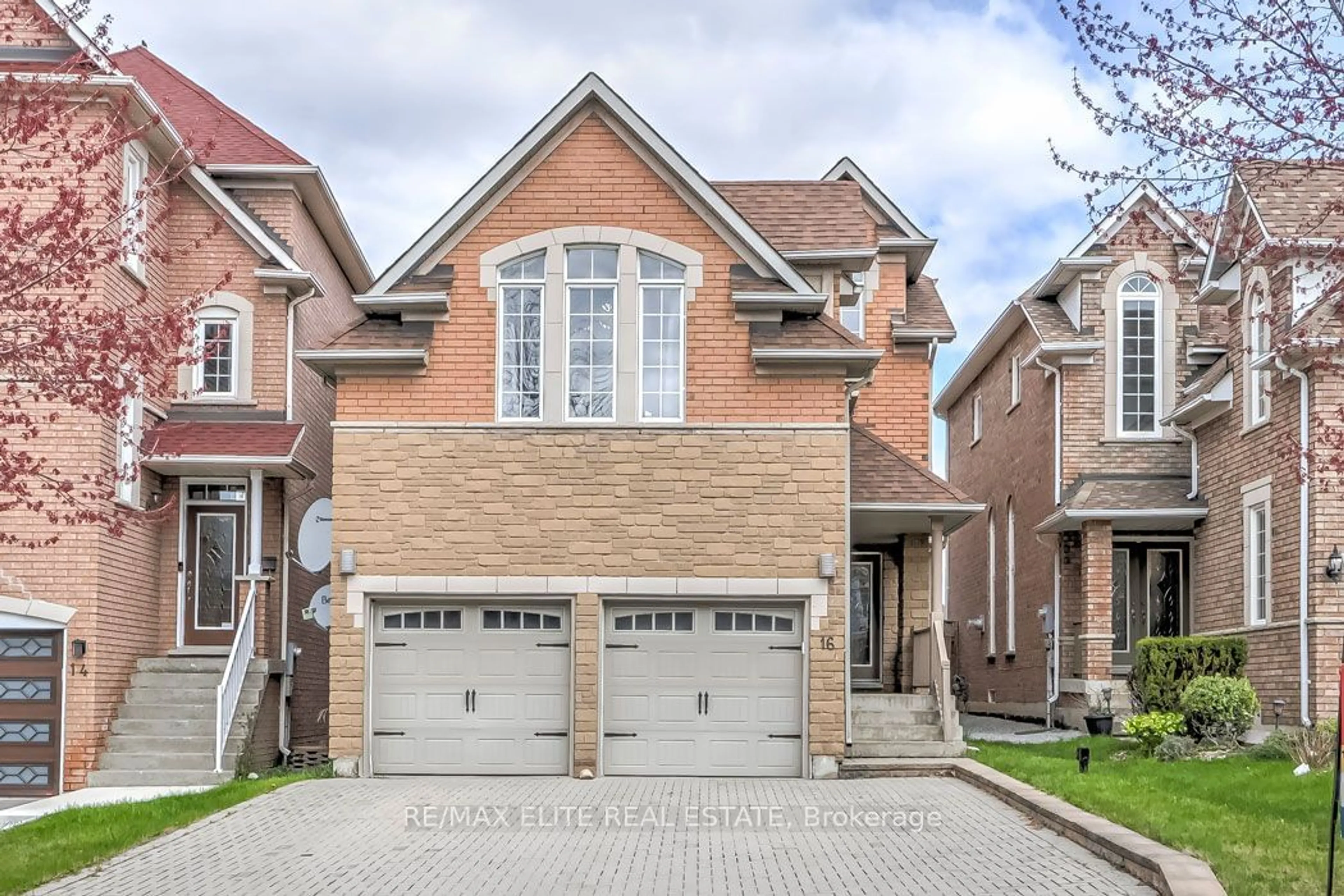 Home with brick exterior material for 16 Futura Ave, Richmond Hill Ontario L4S 1V2