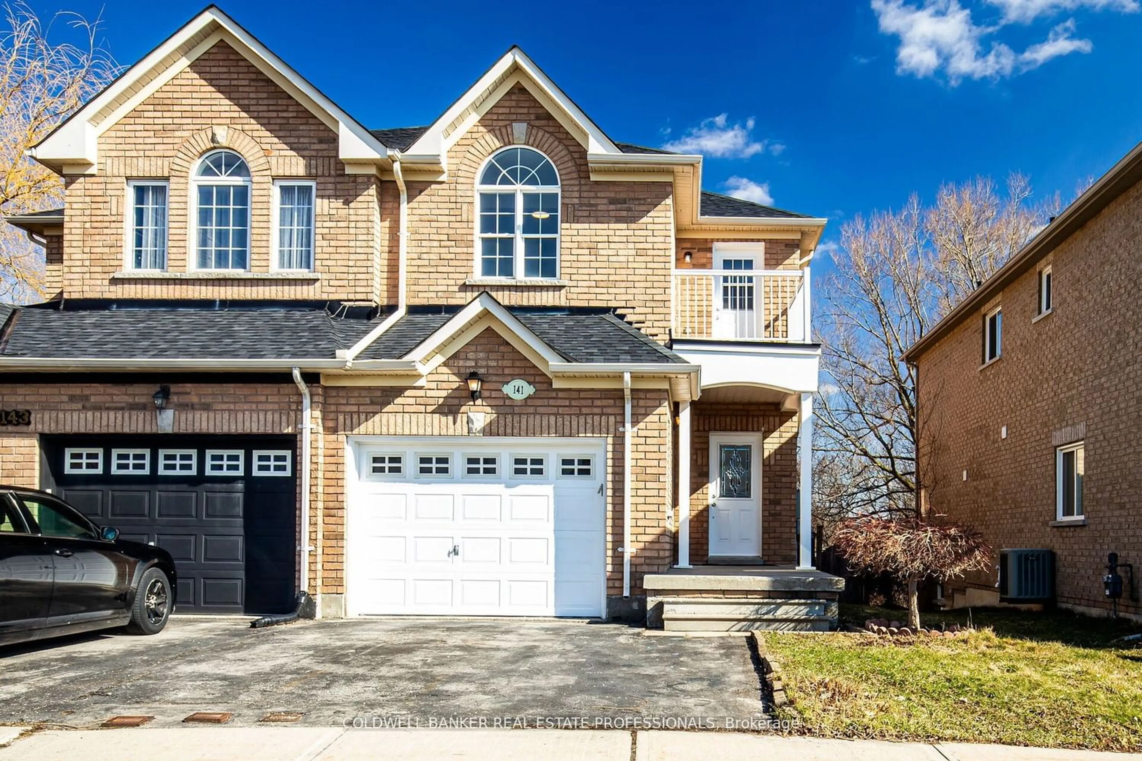 Home with brick exterior material for 141 Maroon Dr, Richmond Hill Ontario L4E 5B7