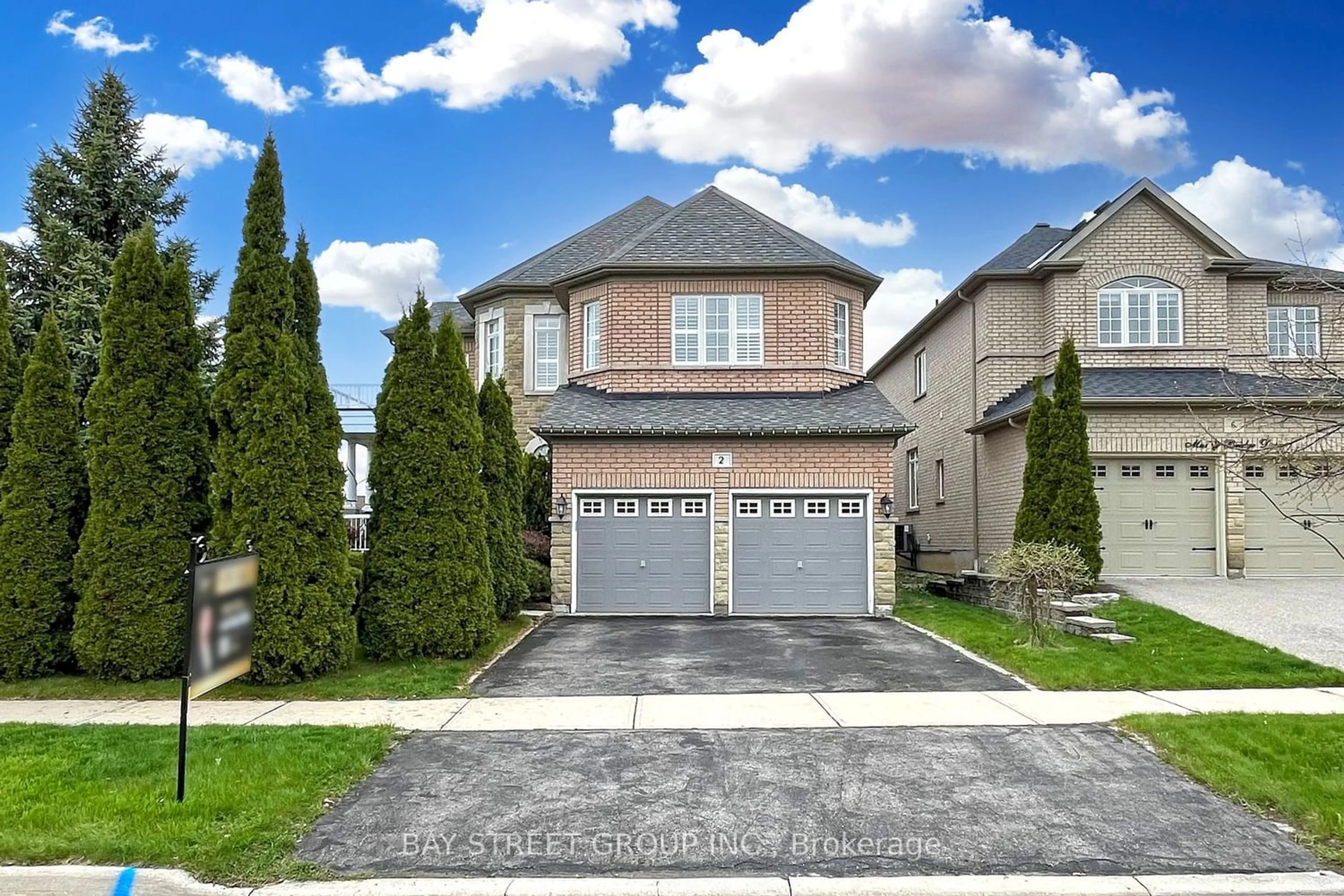 Frontside or backside of a home for 2 Marble Bridge Dr, Richmond Hill Ontario L4E 4J9