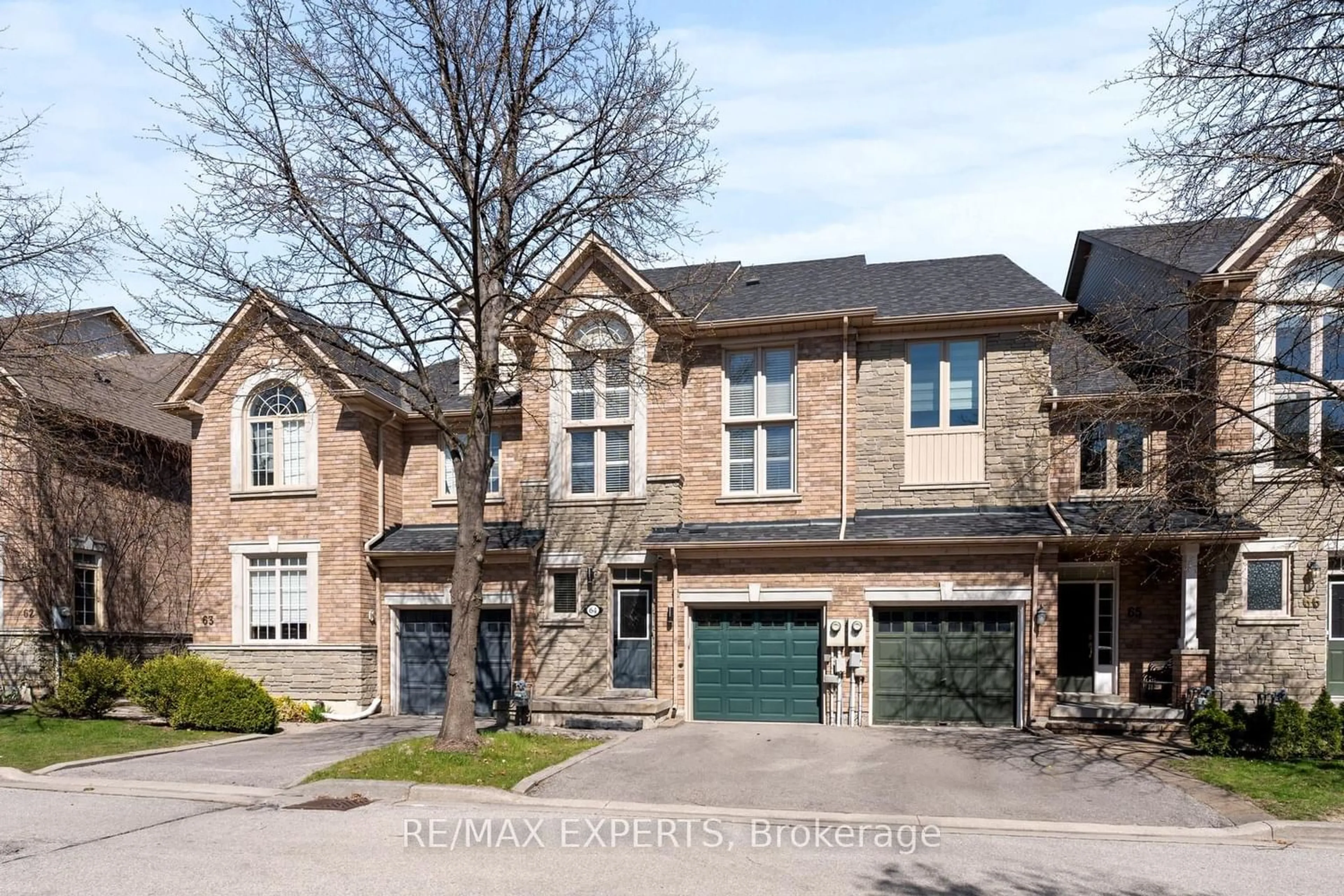 Home with brick exterior material for 180 Blue Willow Dr #64, Vaughan Ontario L4L 9C9