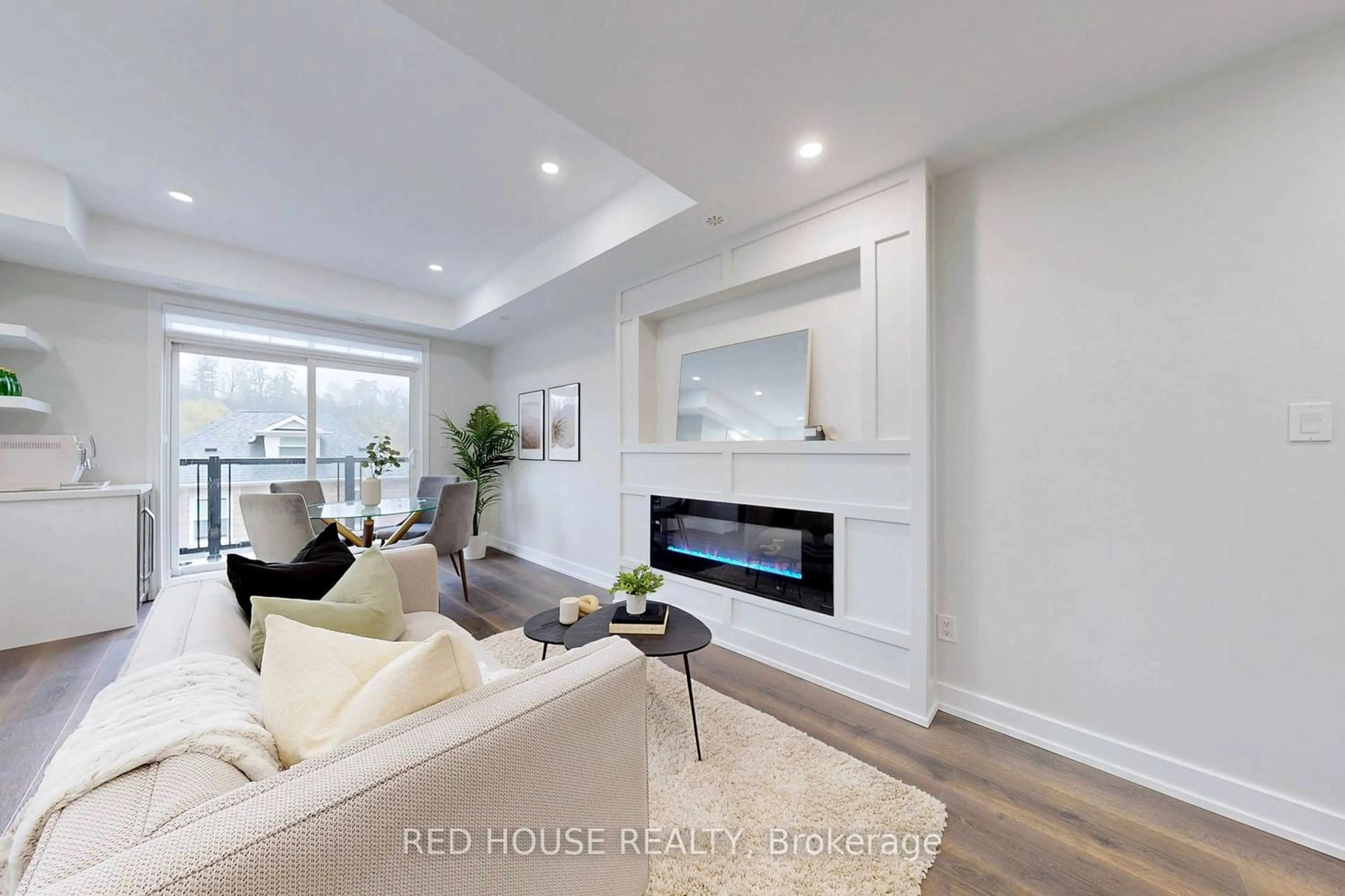 Living room for 196 Pine Grove Rd #11, Vaughan Ontario L4L 0H8