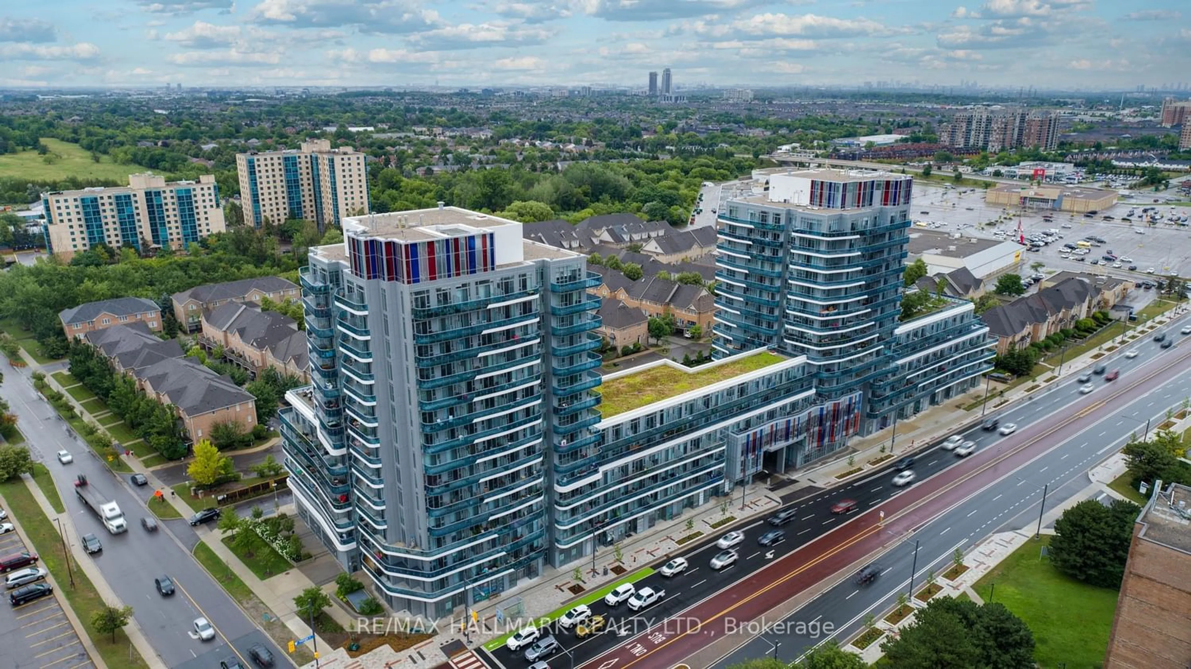 A pic from exterior of the house or condo for 9471 Yonge St #513, Richmond Hill Ontario L4C 0Z5