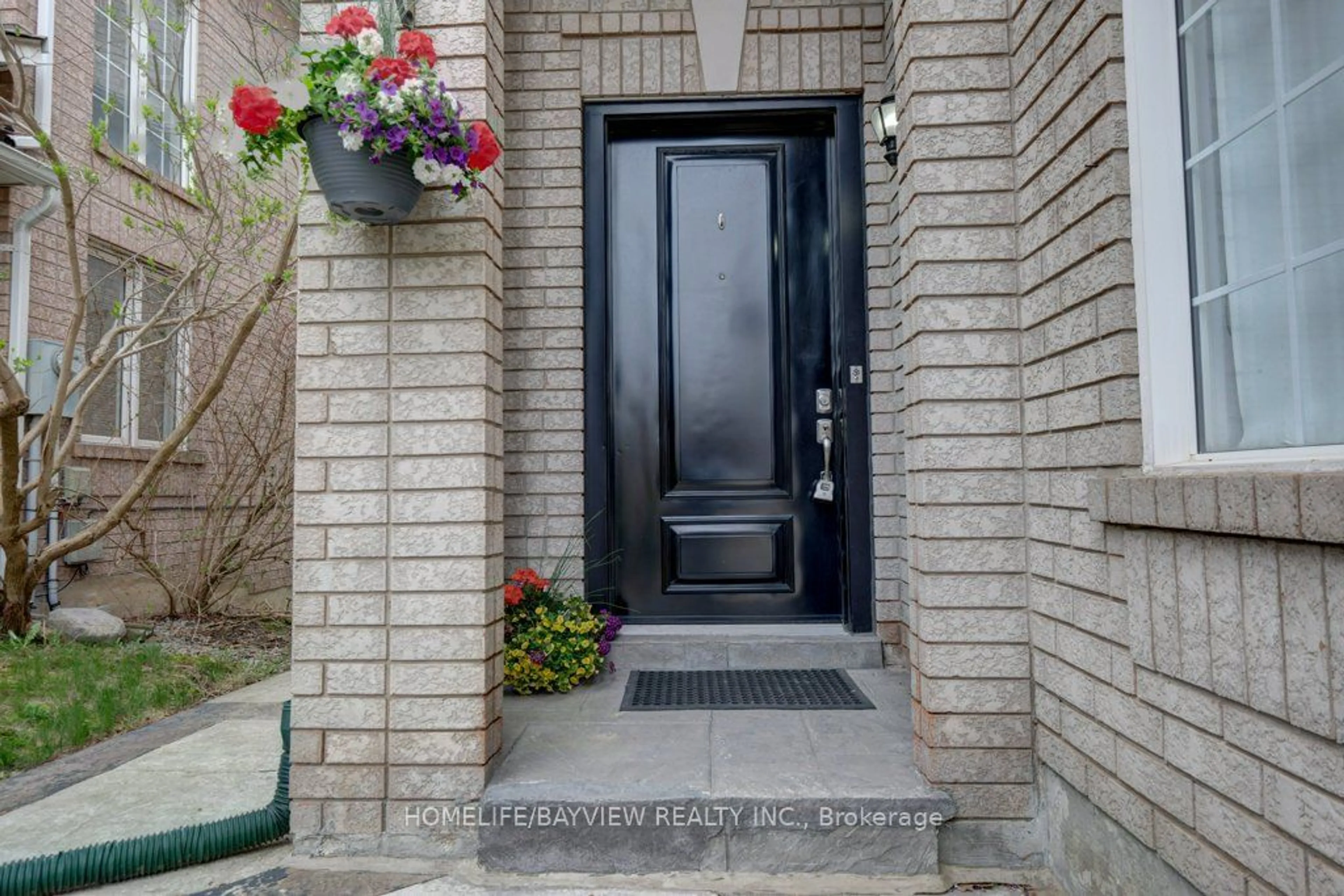 Indoor entryway for 120 Frank Endean Rd, Richmond Hill Ontario L4S 1W7