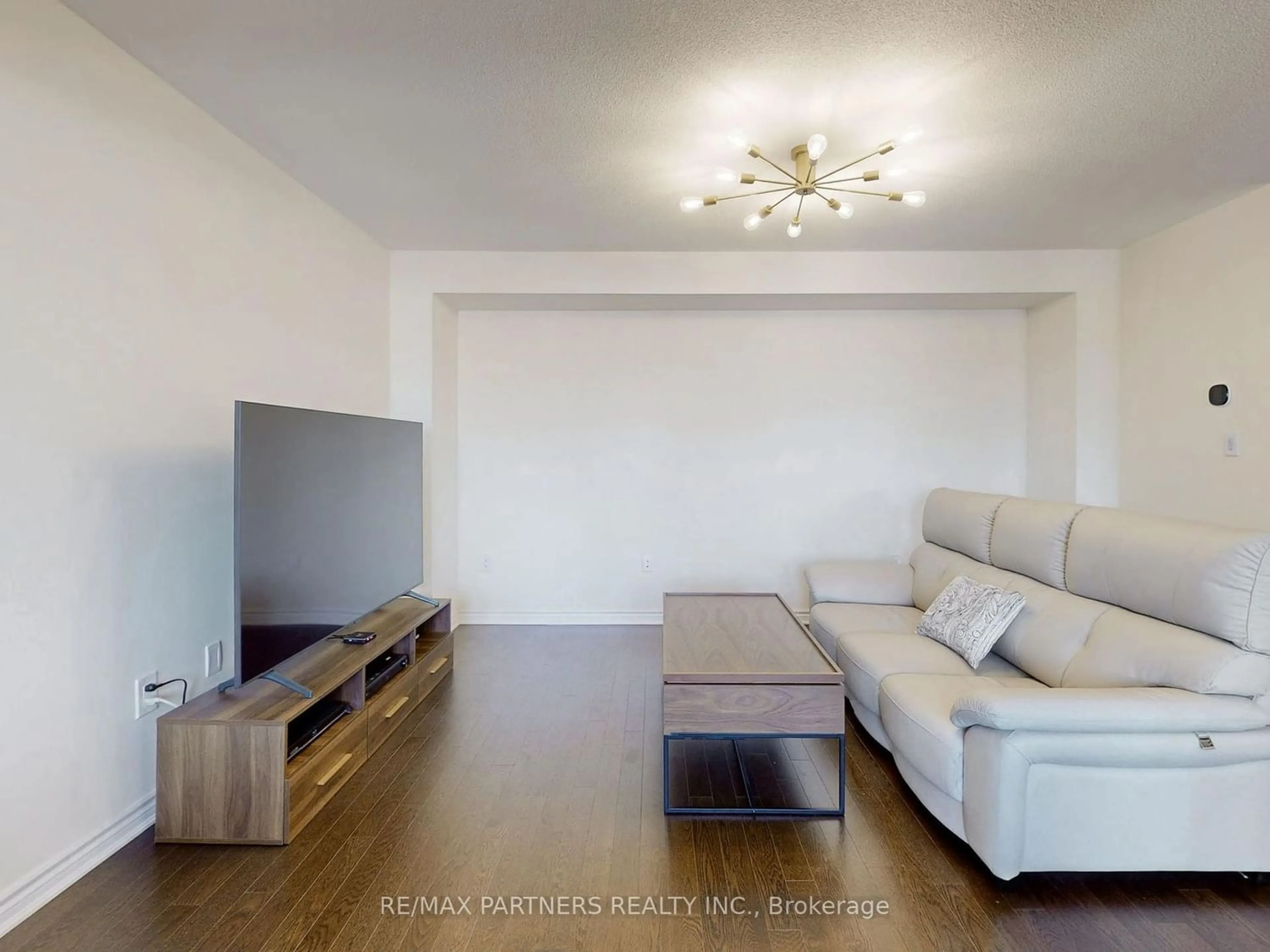 Living room for 97 Mcalister Ave, Richmond Hill Ontario L4S 0L2