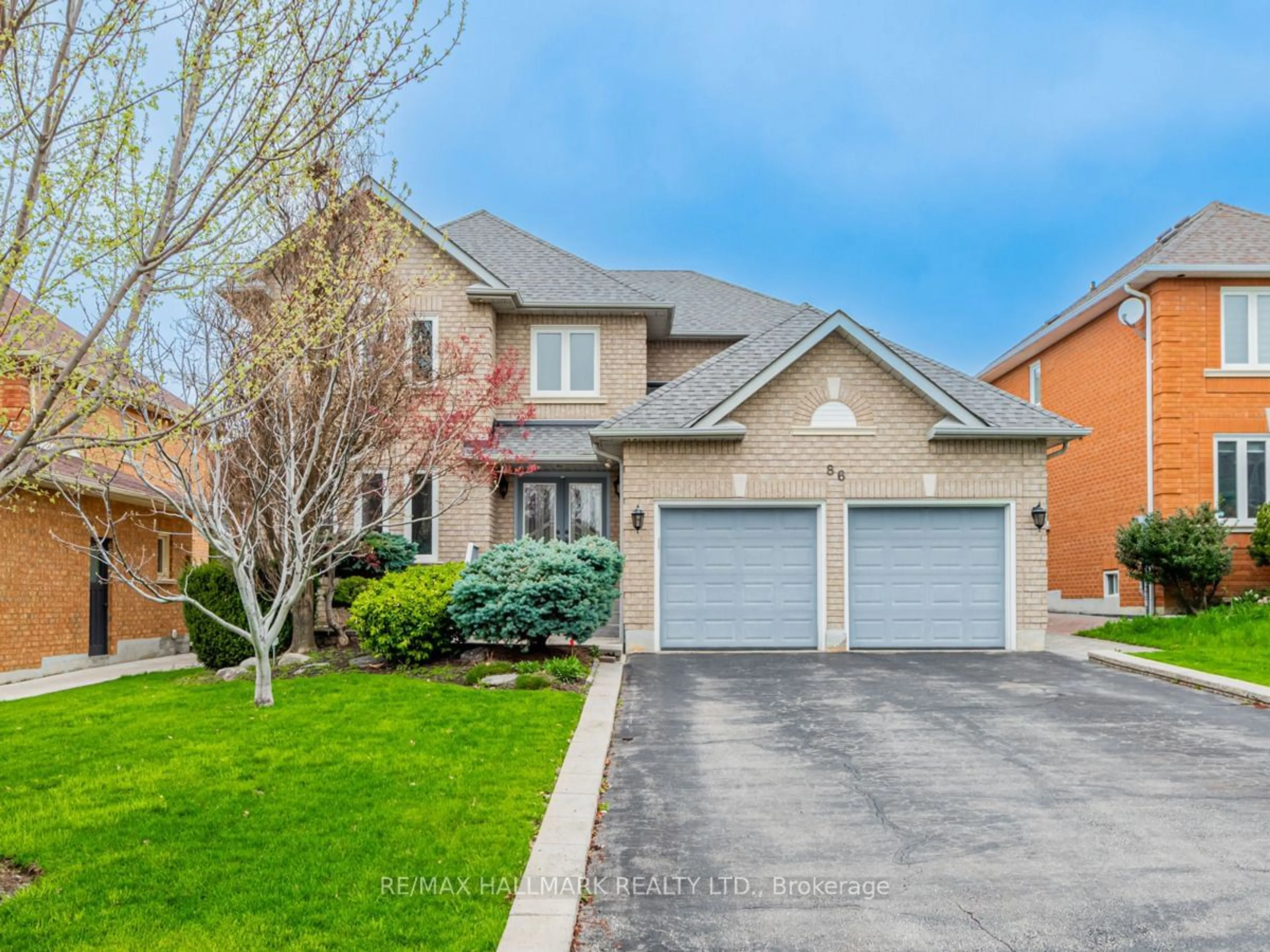 Frontside or backside of a home for 86 Lois Dr, Vaughan Ontario L4H 1H9