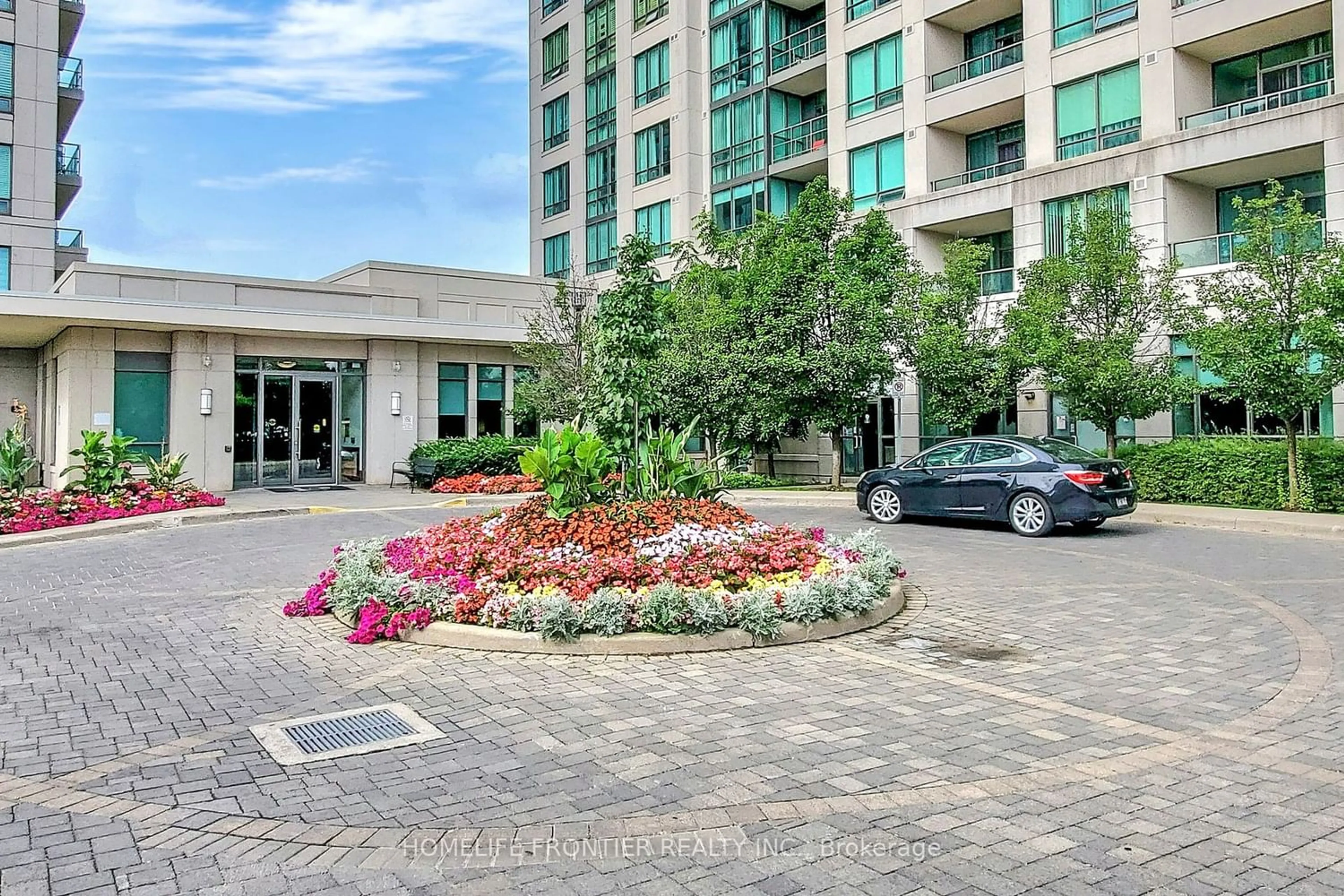 A pic from exterior of the house or condo for 100 Promenade Circ #610, Vaughan Ontario L4J 7W7