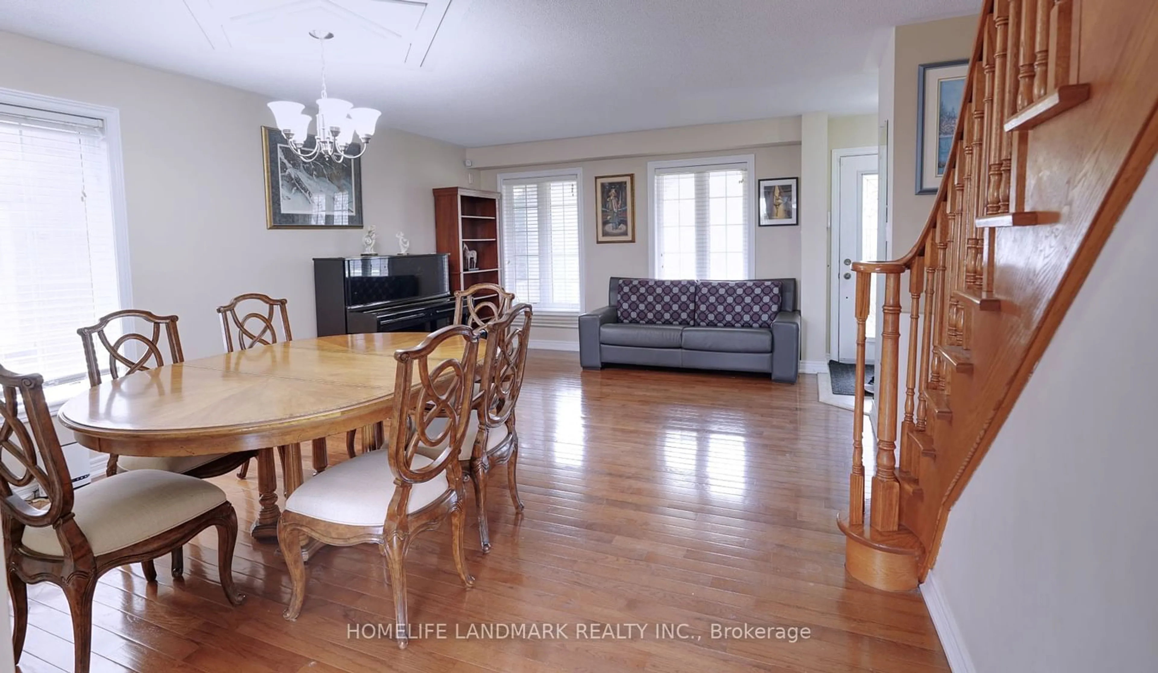 Dining room for 9 Edelweiss Ave, Richmond Hill Ontario L4E 4L9