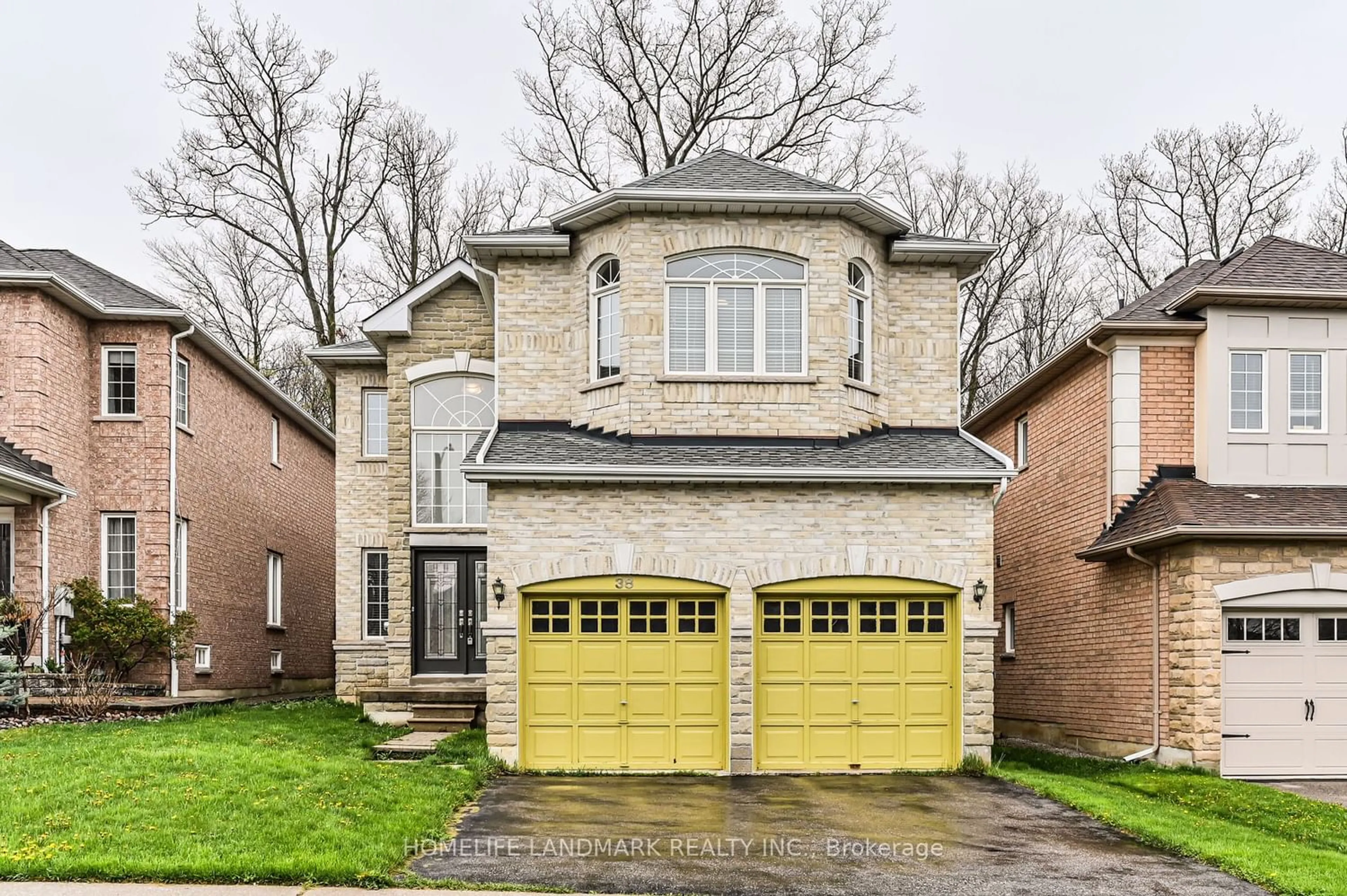 Home with brick exterior material for 38 Canyon Hill Ave, Richmond Hill Ontario L4C 0S3