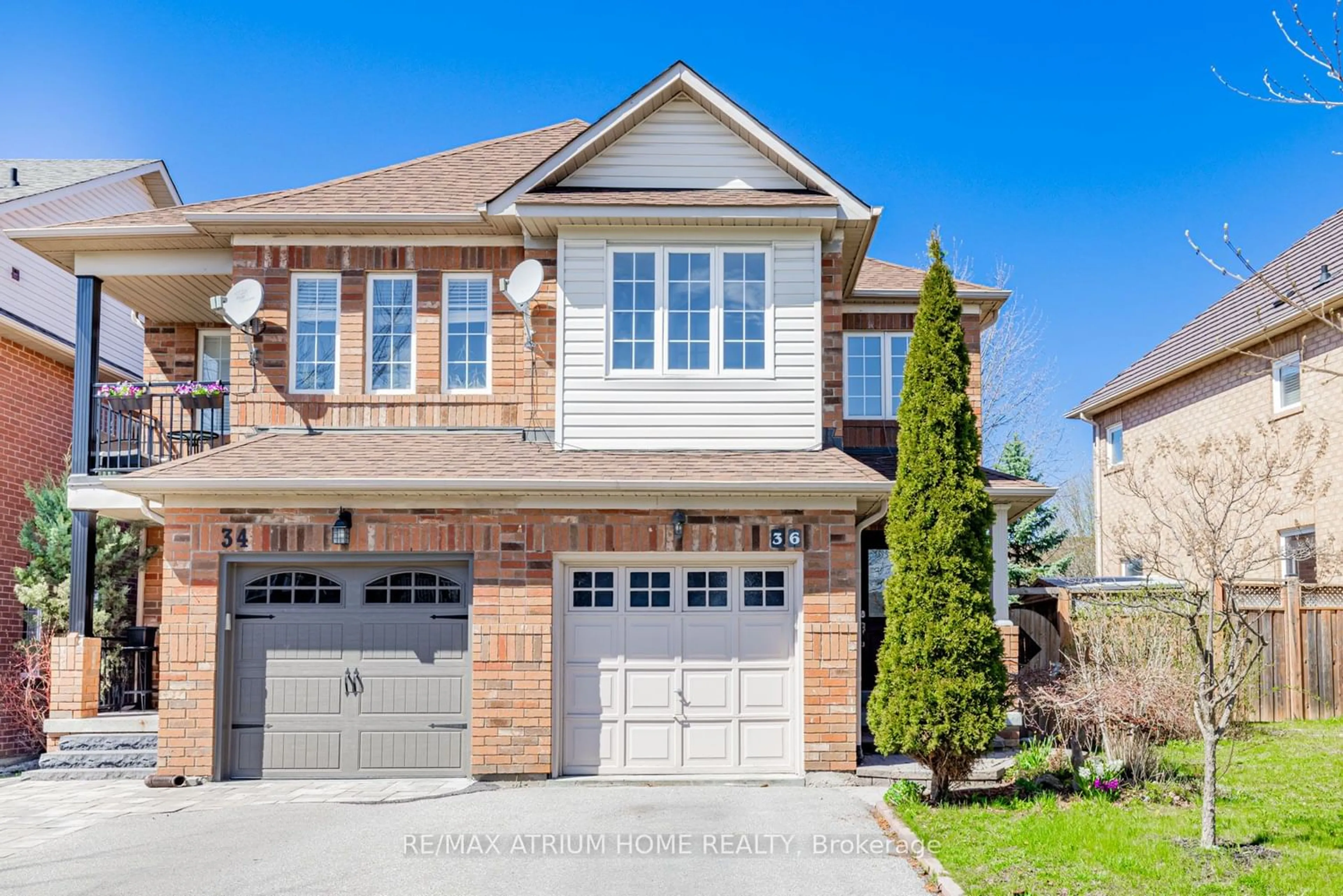 Home with brick exterior material for 36 Baywell Cres, Aurora Ontario L4G 7M7