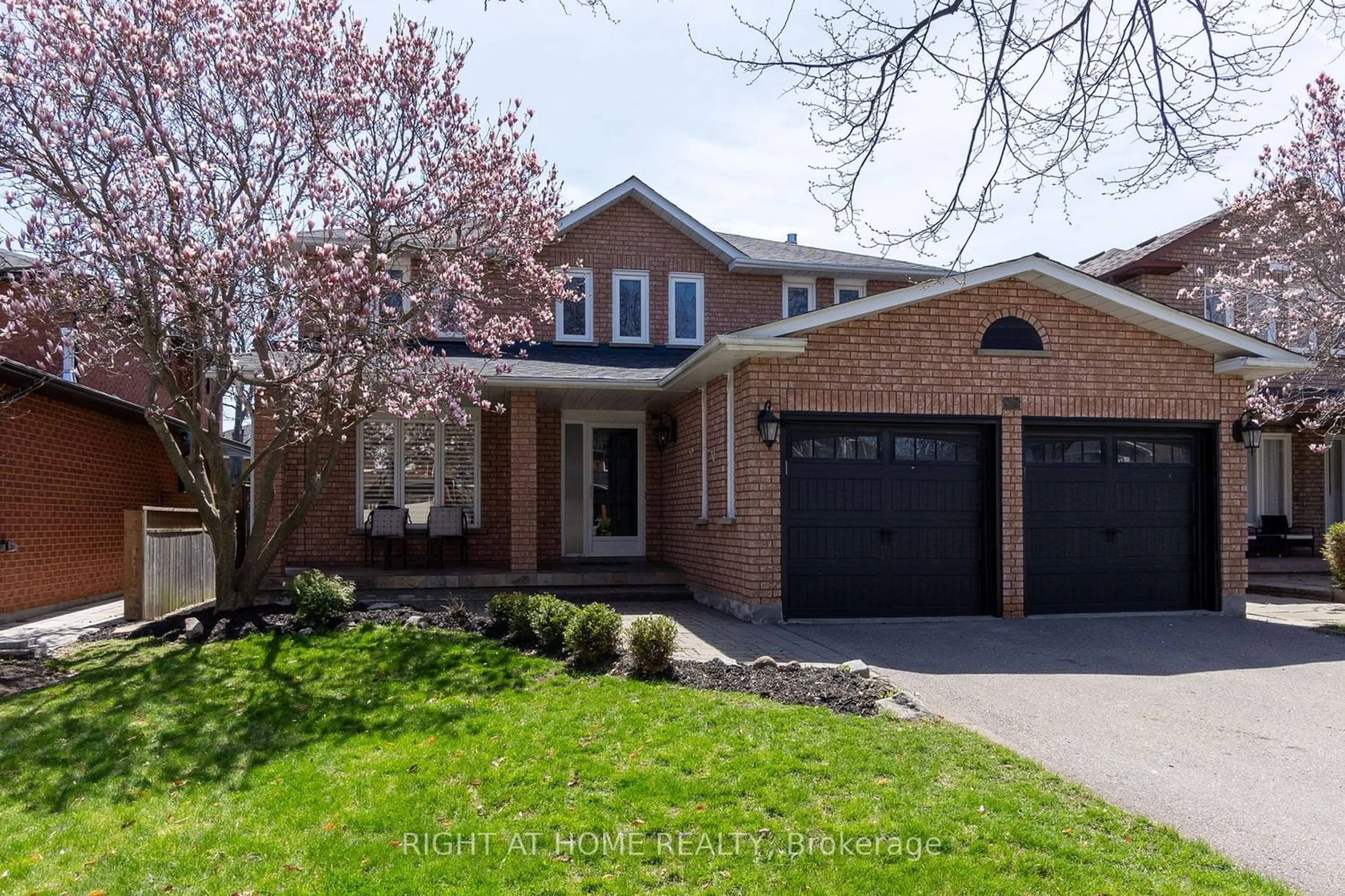 Home with brick exterior material for 37 Alloway Pl, Vaughan Ontario L6A 1N9