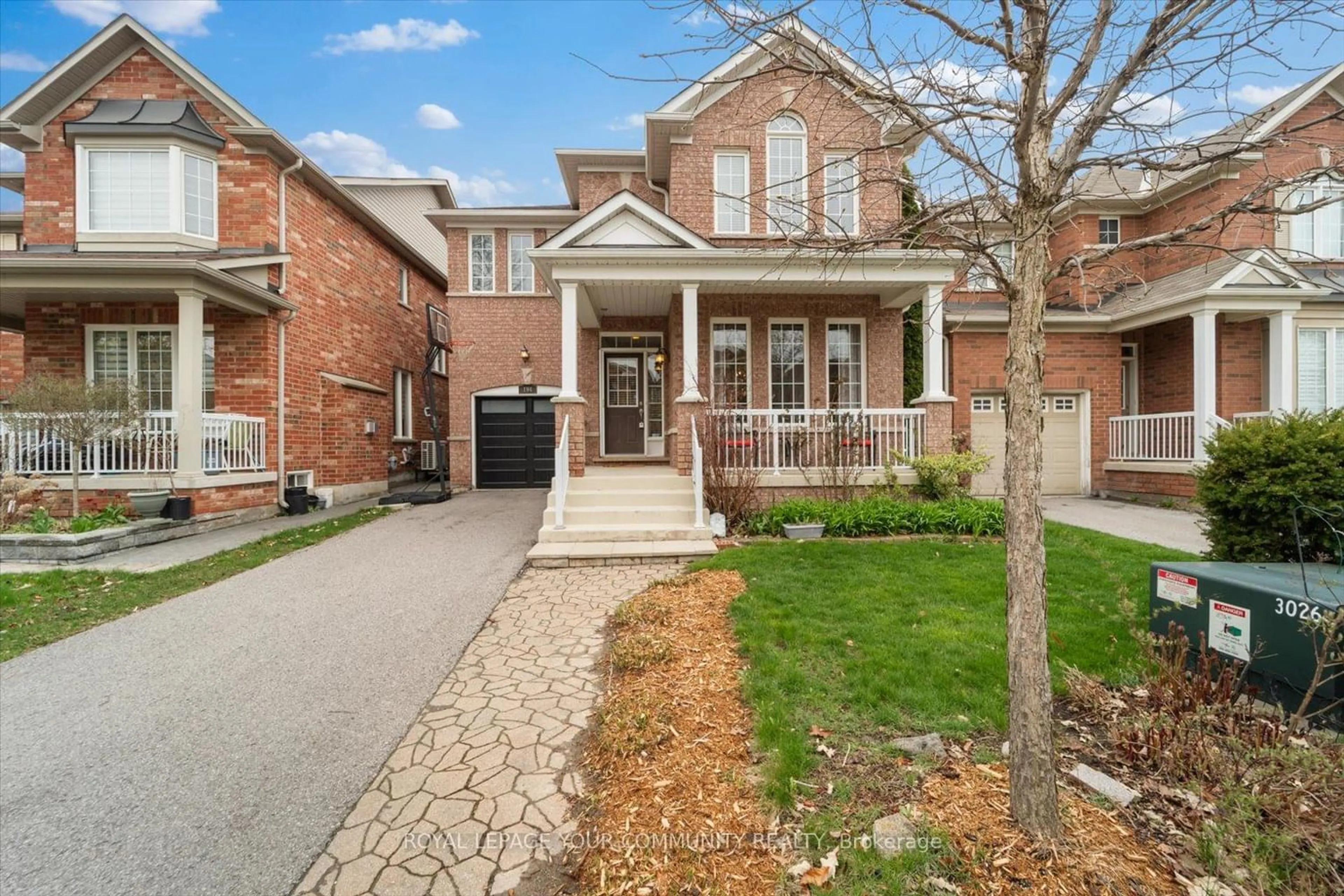 Home with brick exterior material for 194 Gail Park Cres, Newmarket Ontario L3X 3C2