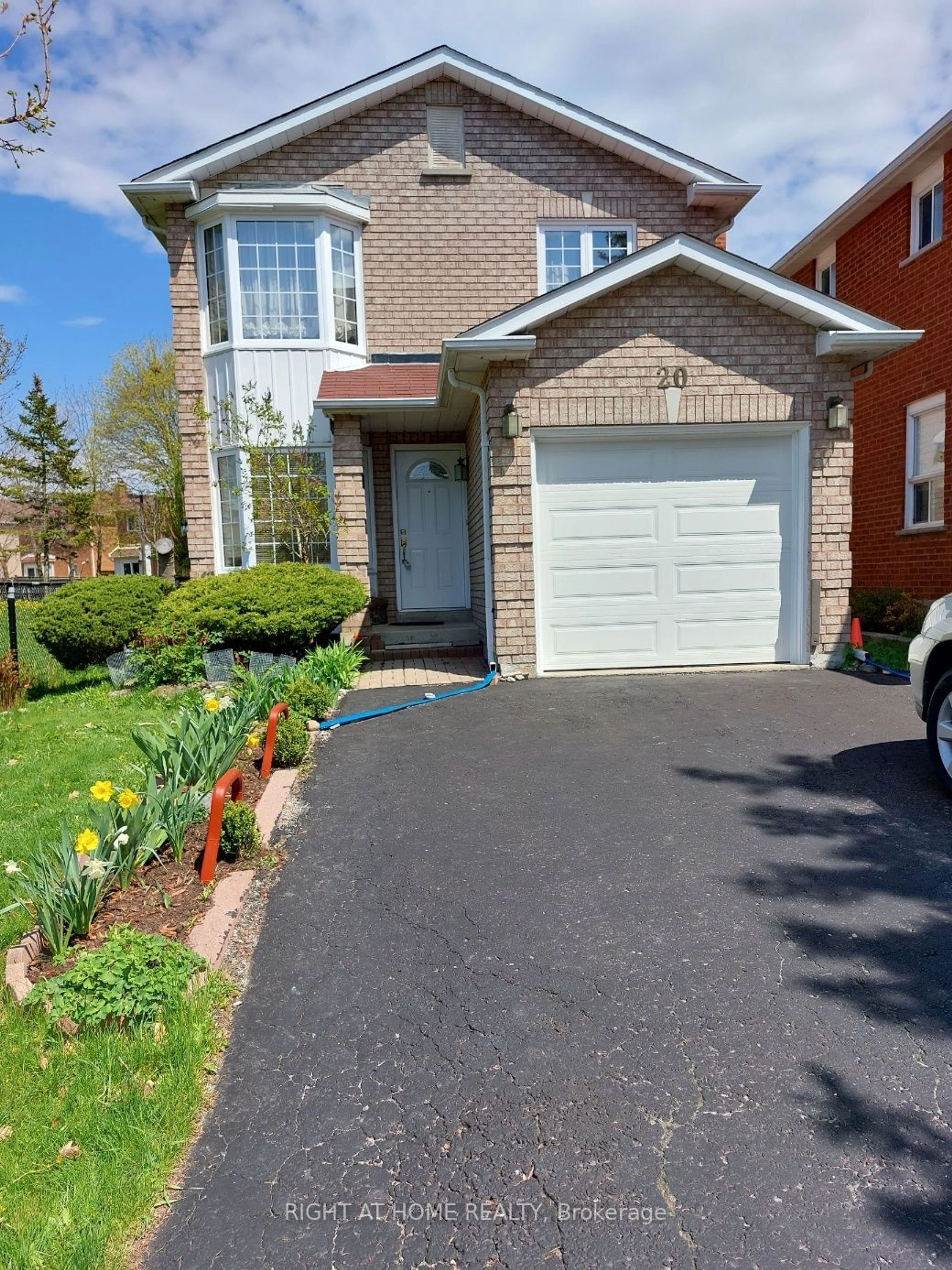 Home with brick exterior material for 20 Newmill Cres, Richmond Hill Ontario L4C 9T7