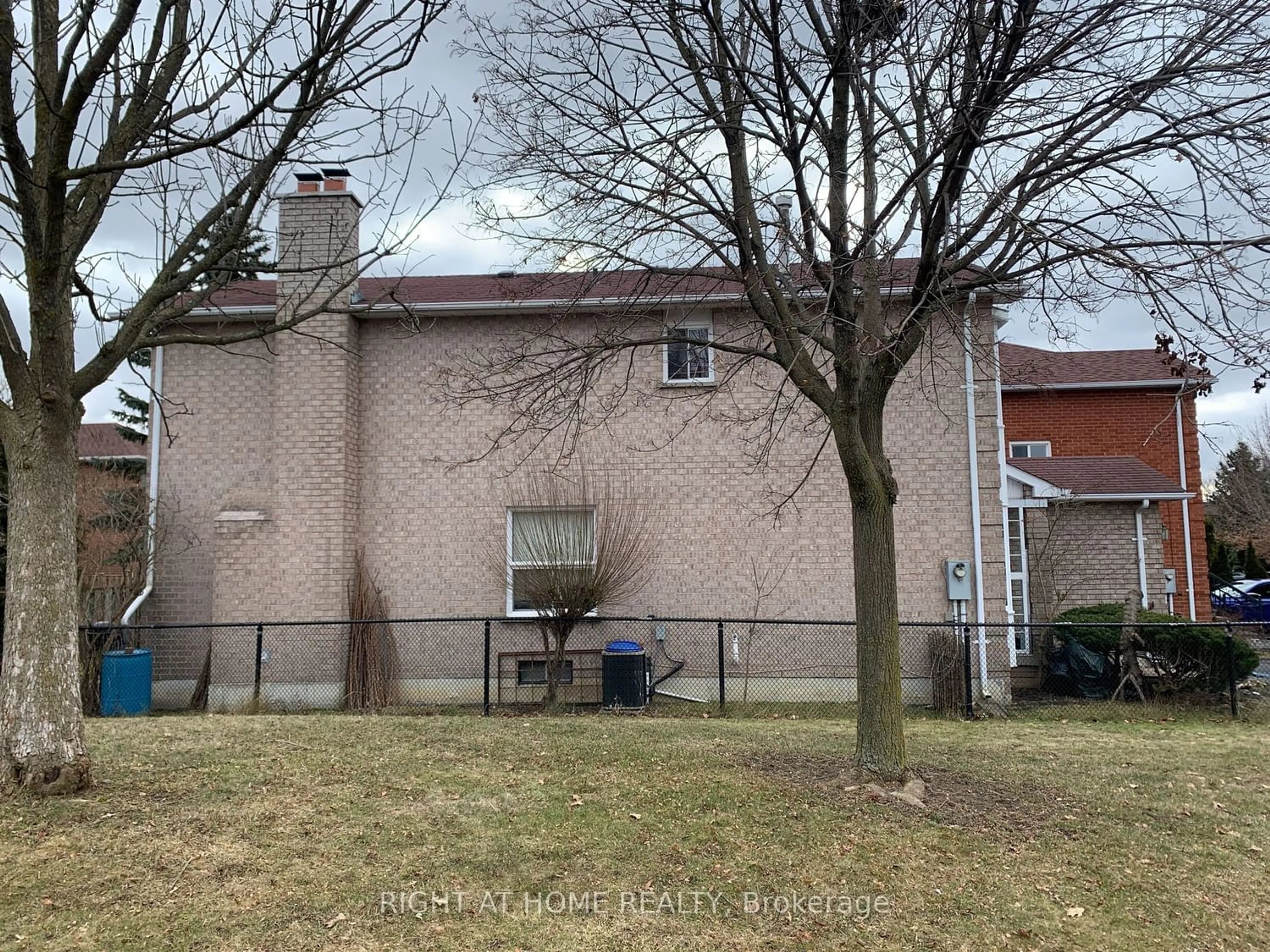 Frontside or backside of a home for 20 Newmill Cres, Richmond Hill Ontario L4C 9T7