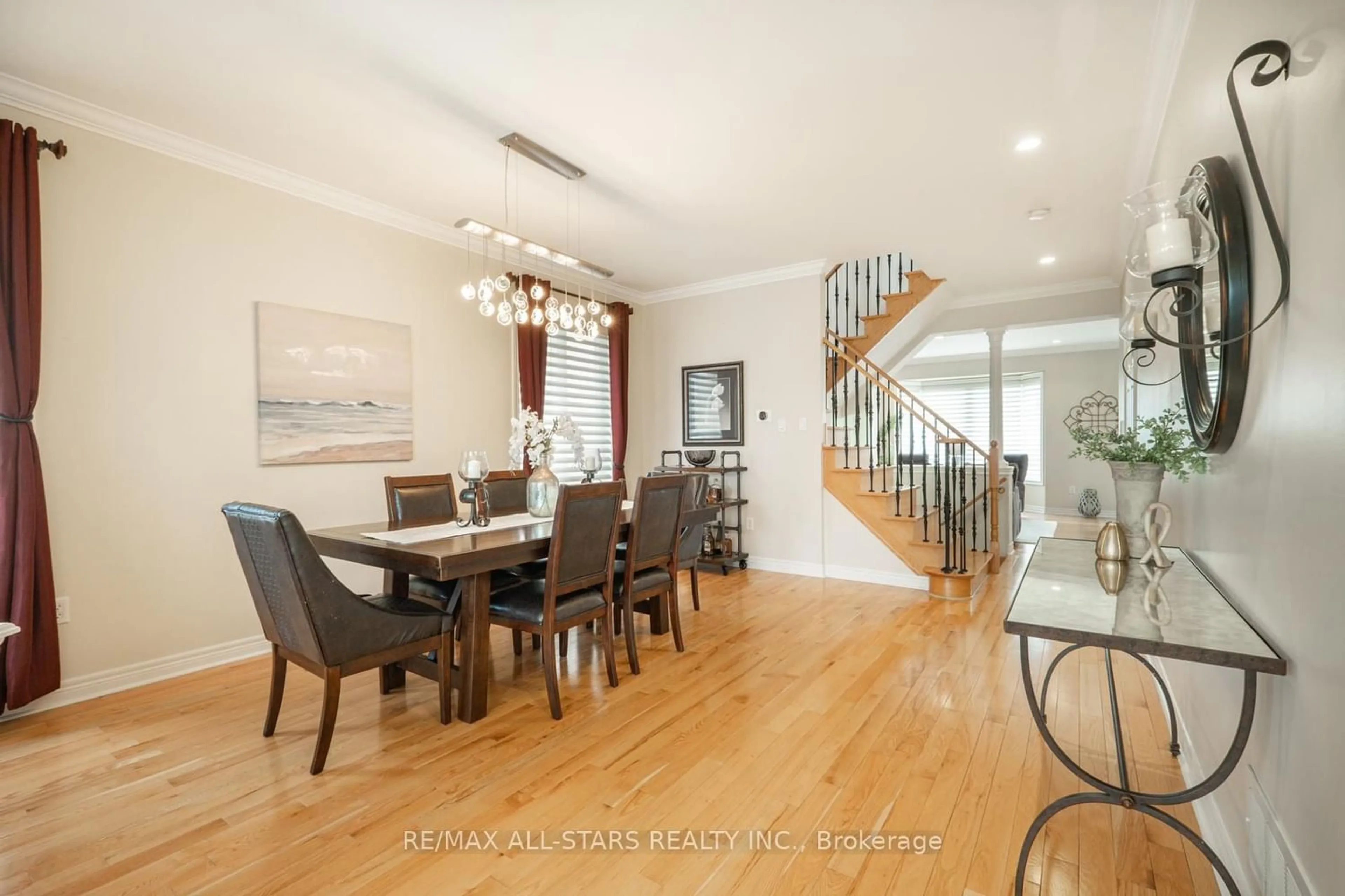 Dining room for 79 Byers Pond Way, Whitchurch-Stouffville Ontario L4A 0M6