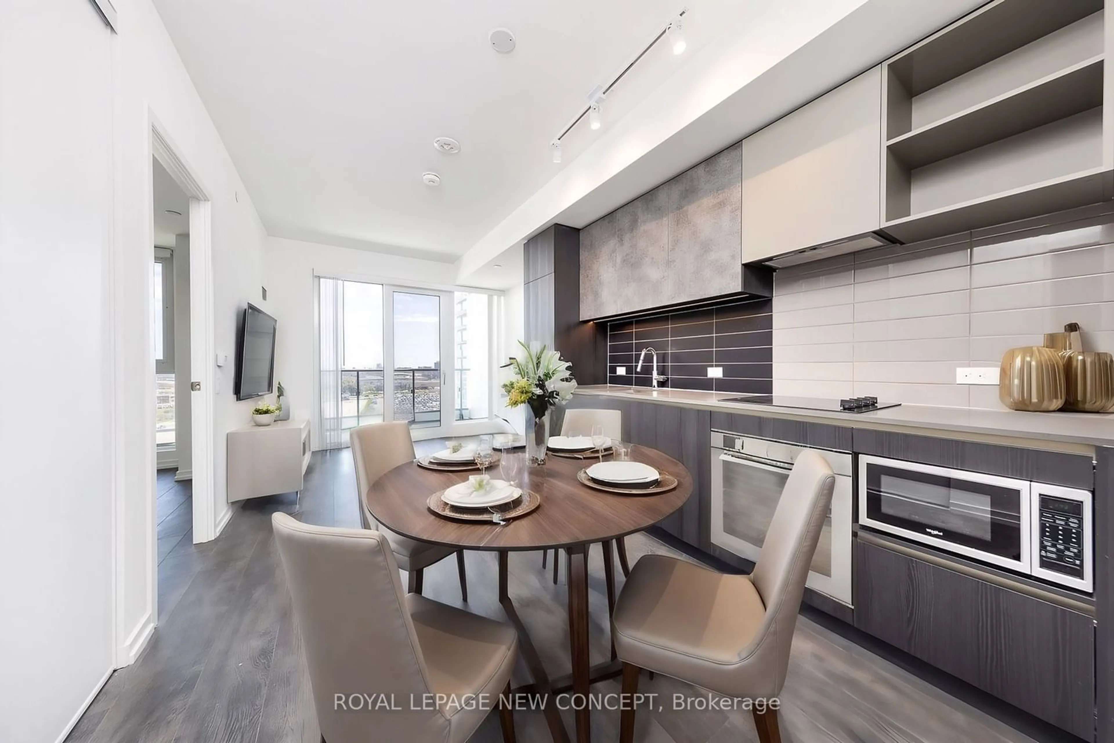Contemporary kitchen for 1000 Portage Pkwy #907, Vaughan Ontario L4K 0L1