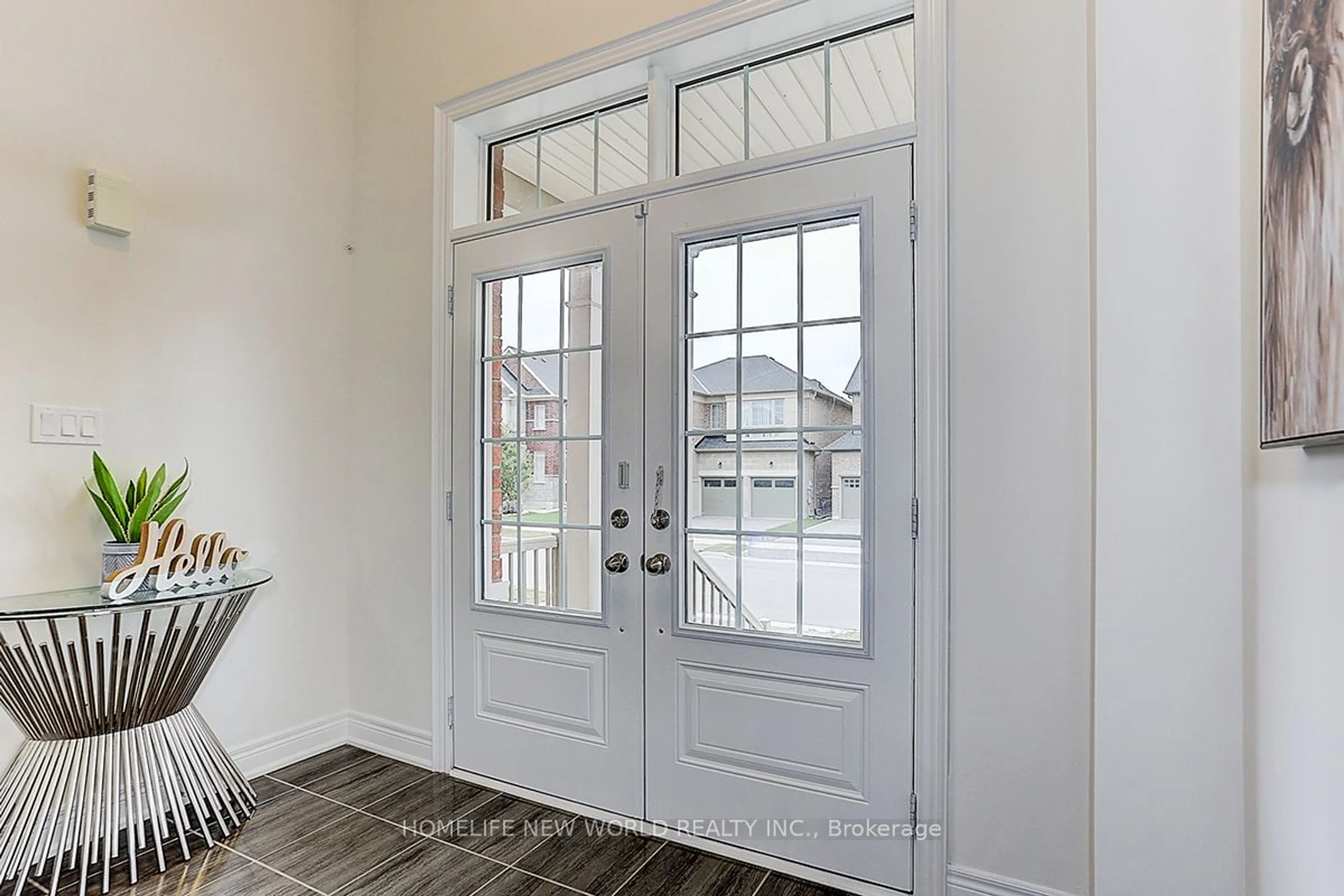 Indoor entryway for 64 Frederick Pearson St, East Gwillimbury Ontario L9N 0R8