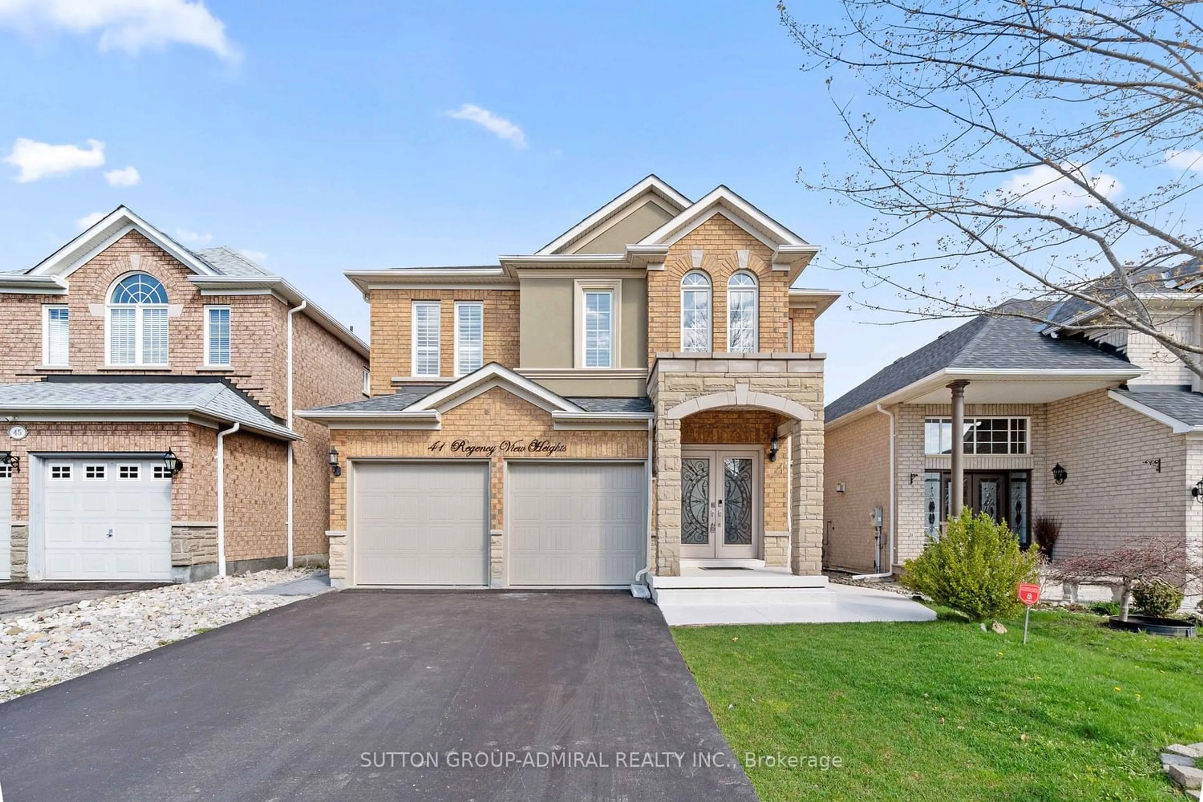 Frontside or backside of a home for 41 Regency View Hts, Vaughan Ontario L6A 3T8